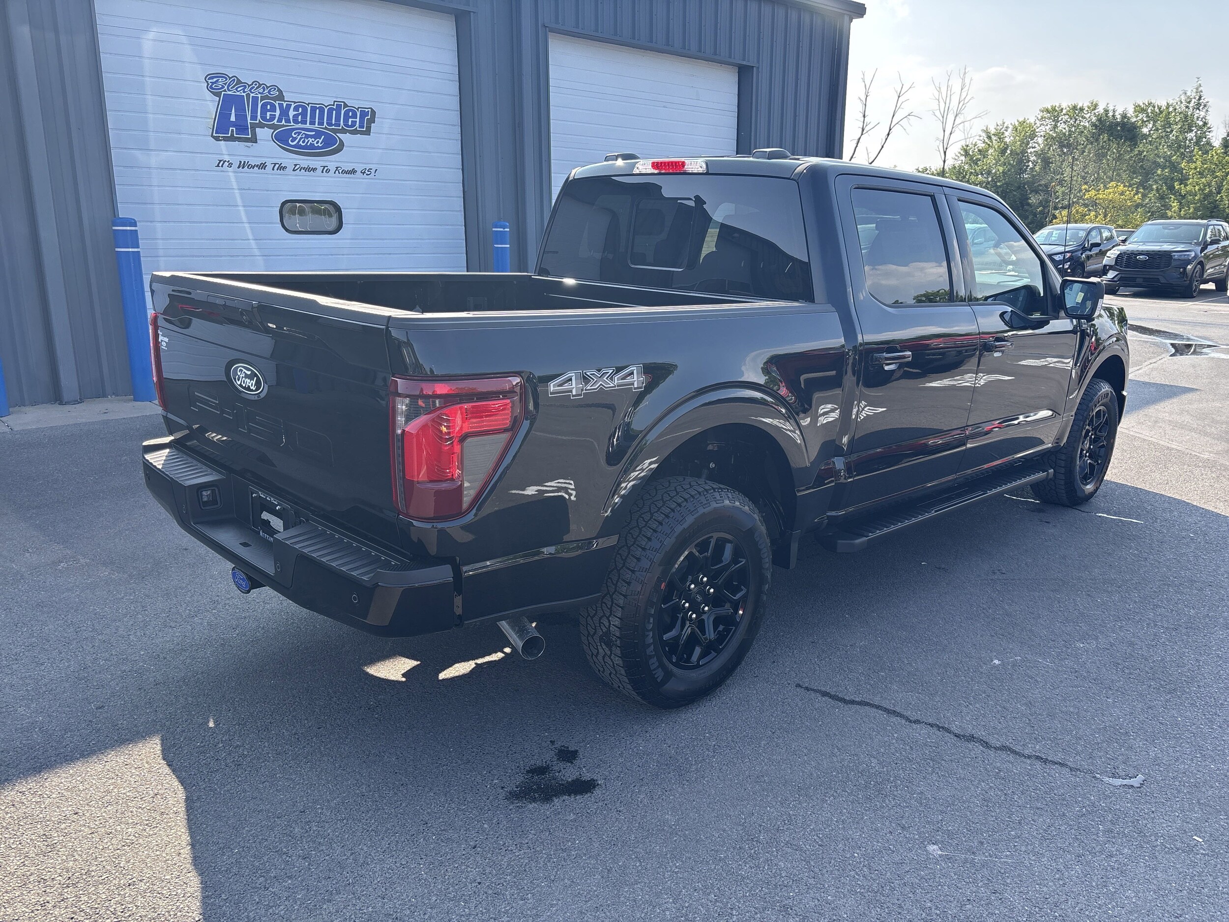 2025 Ford F-150 XLT photo 3
