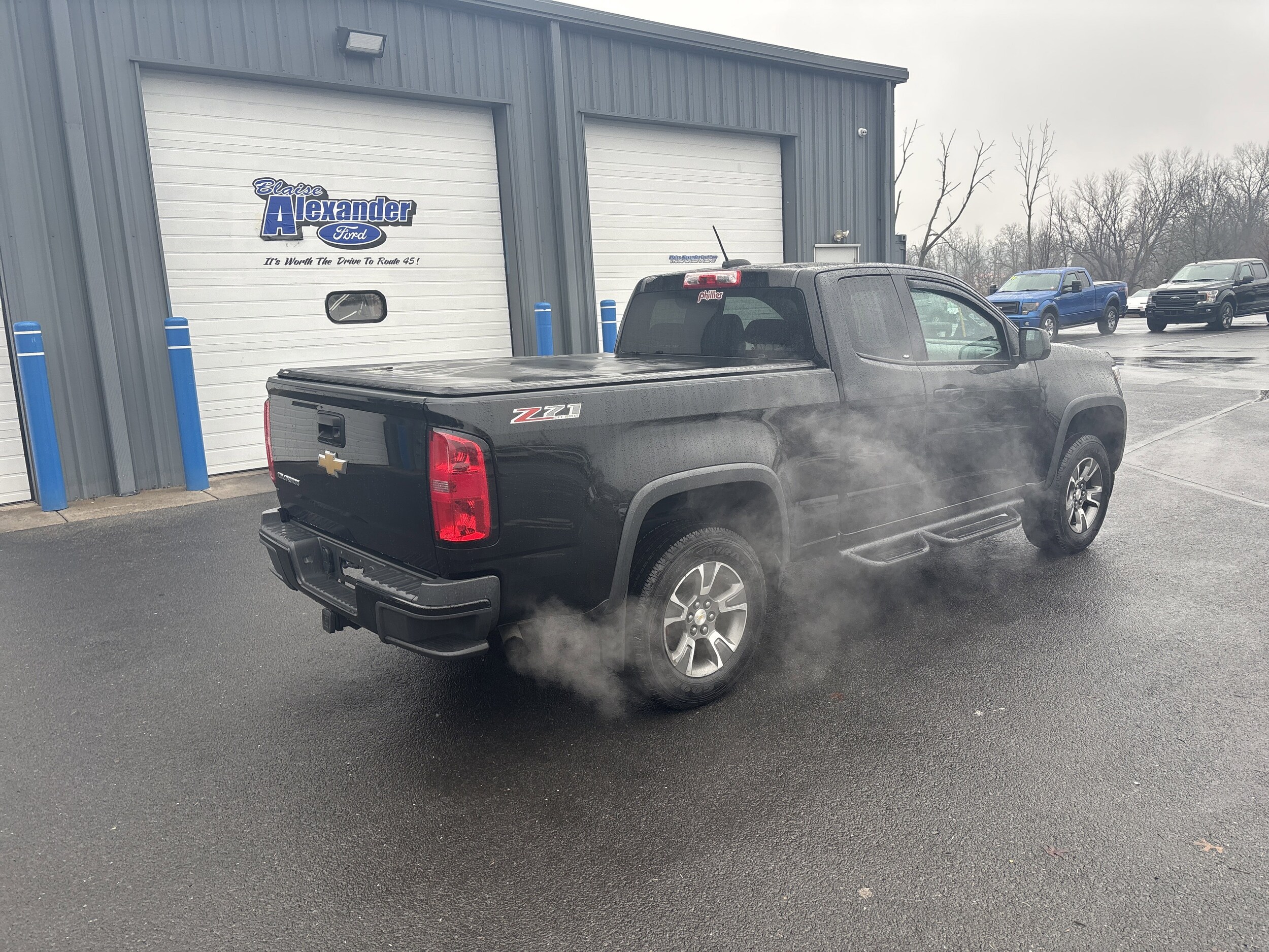 2015 Chevrolet Colorado Z71 photo 2