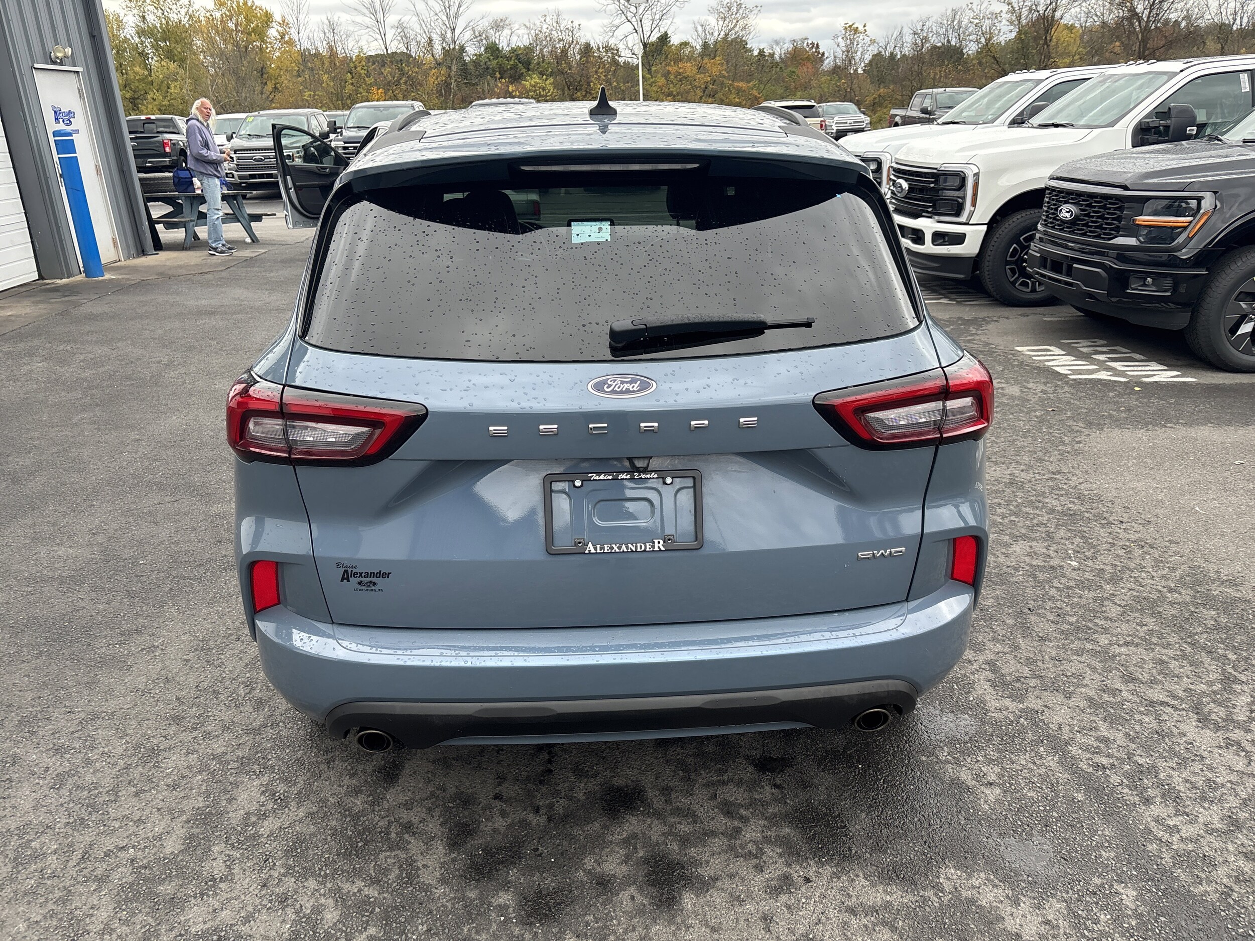 2024 Ford Escape ST-Line photo 4