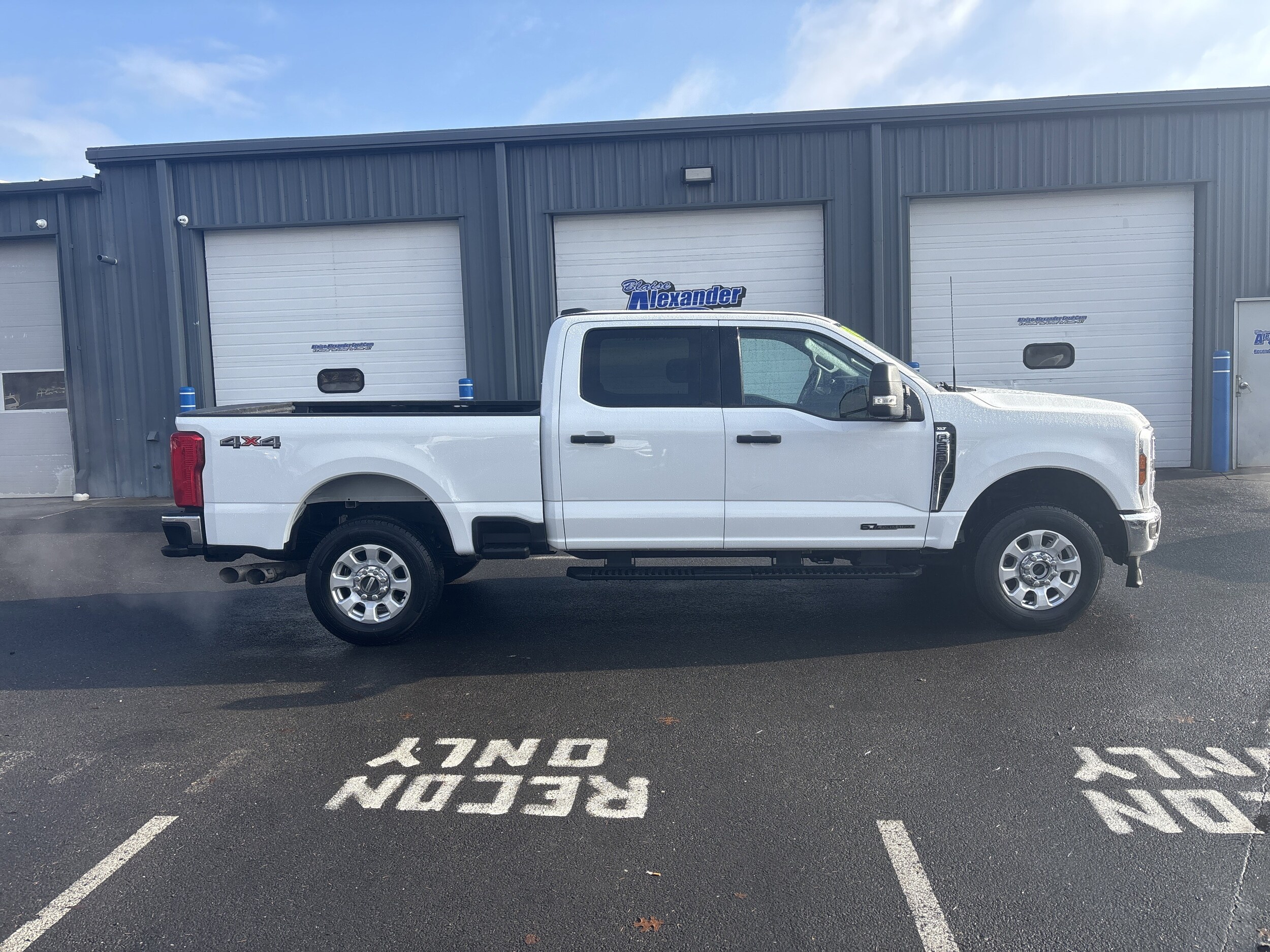 2024 Ford F-250 XLT photo 2