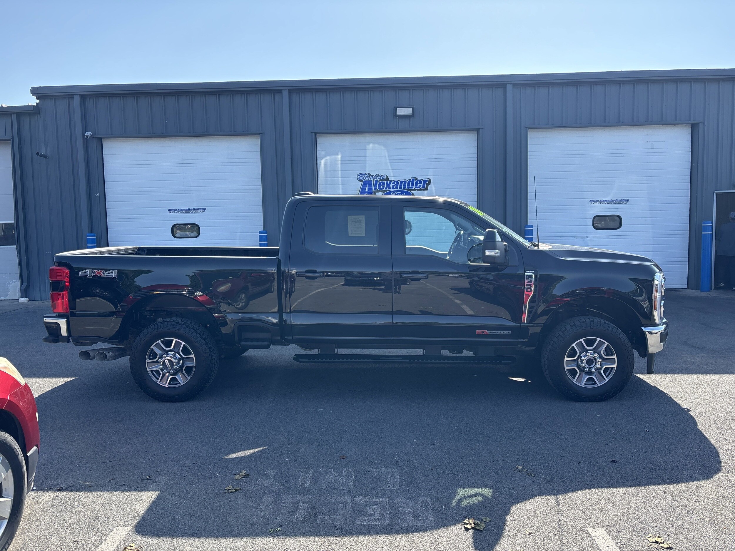 2024 Ford F-350 Lariat photo 2