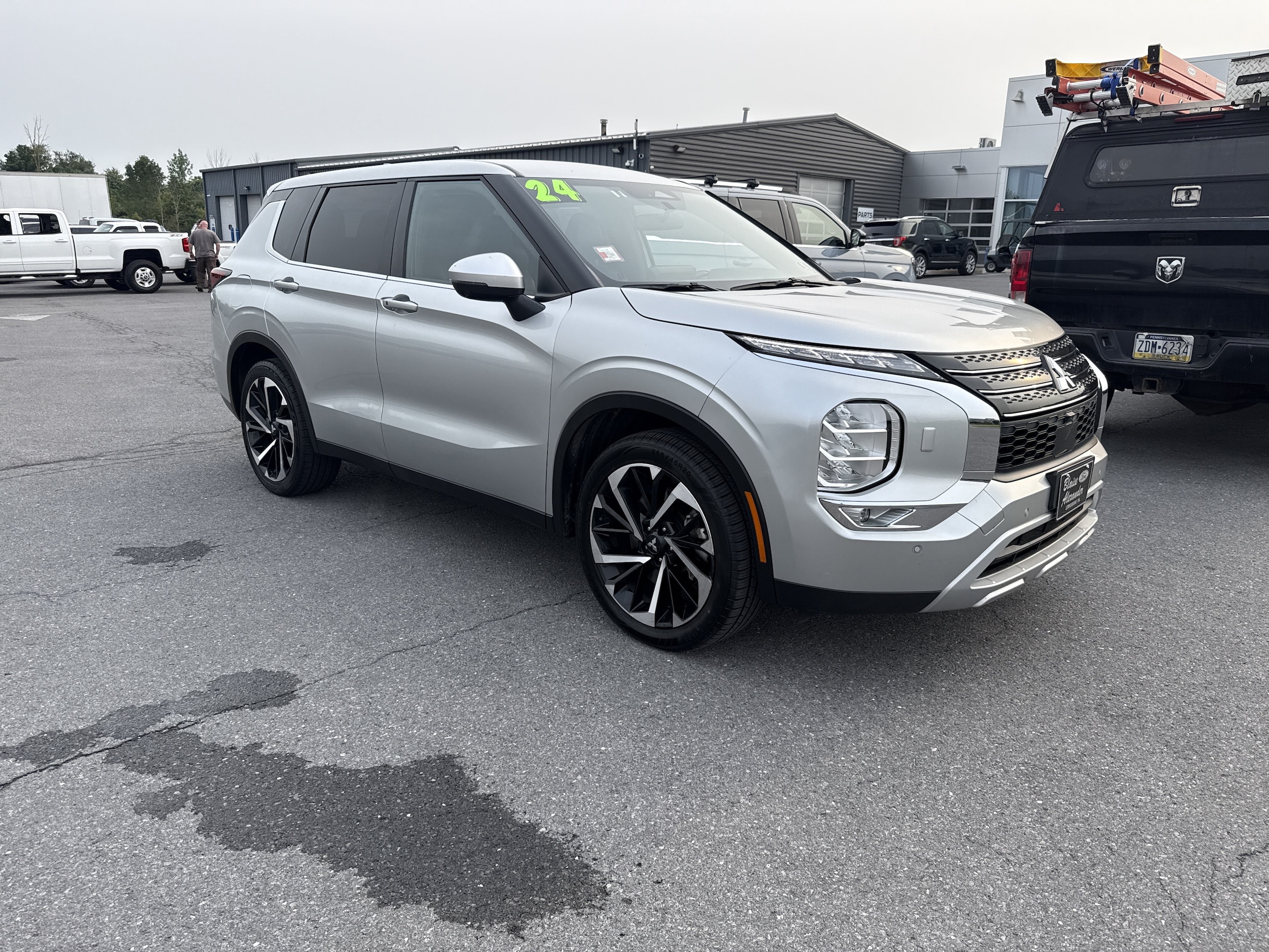 2024 Mitsubishi Outlander