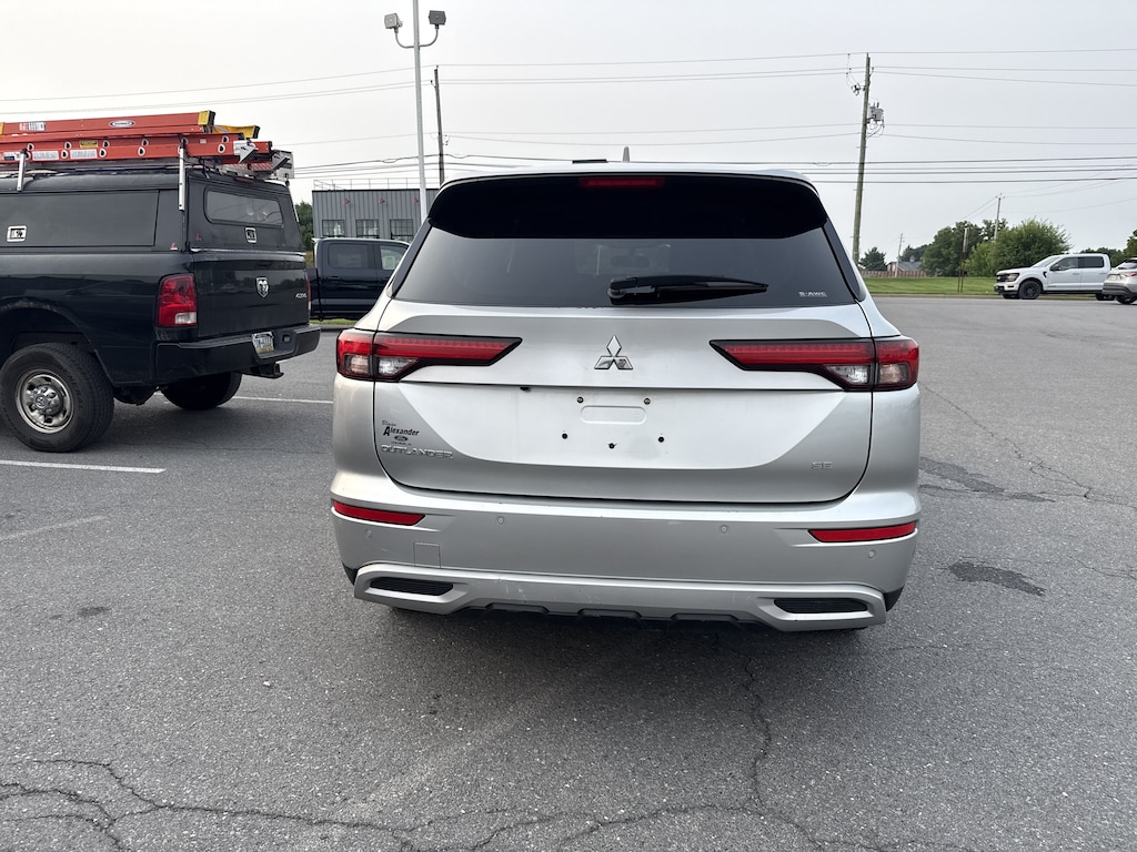 Used 2024 Mitsubishi Outlander SE SUV