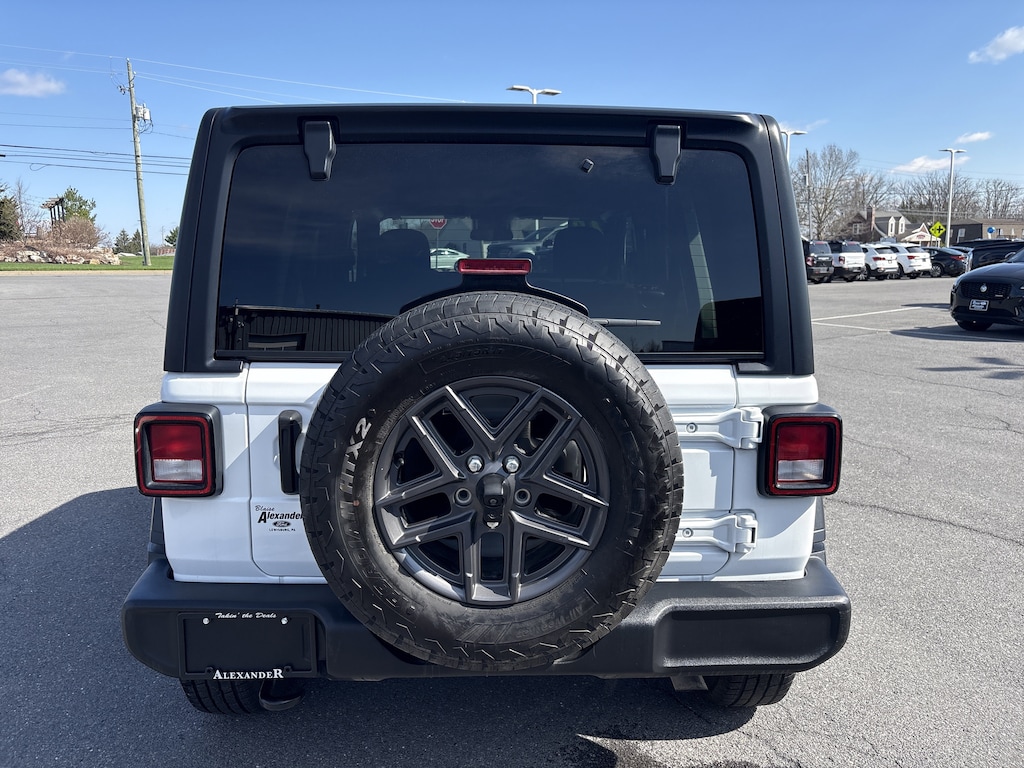 Used 2024 Jeep Wrangler Sport SUV