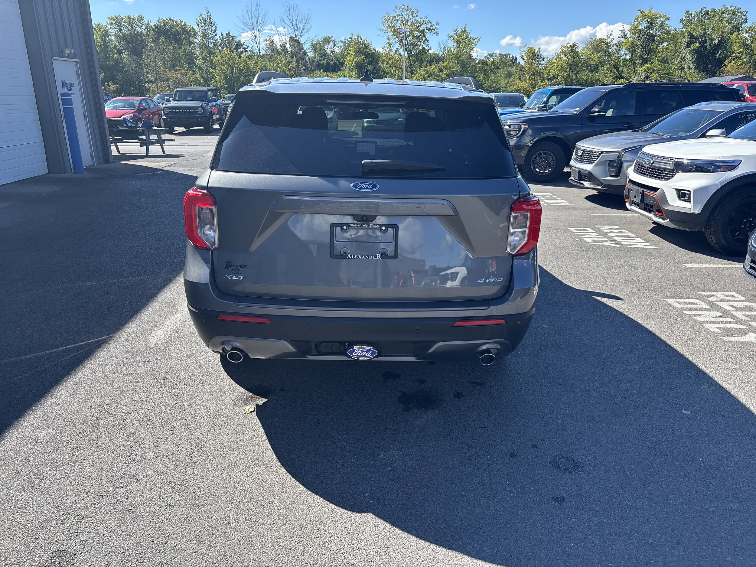 2023 Ford Explorer XLT photo 4