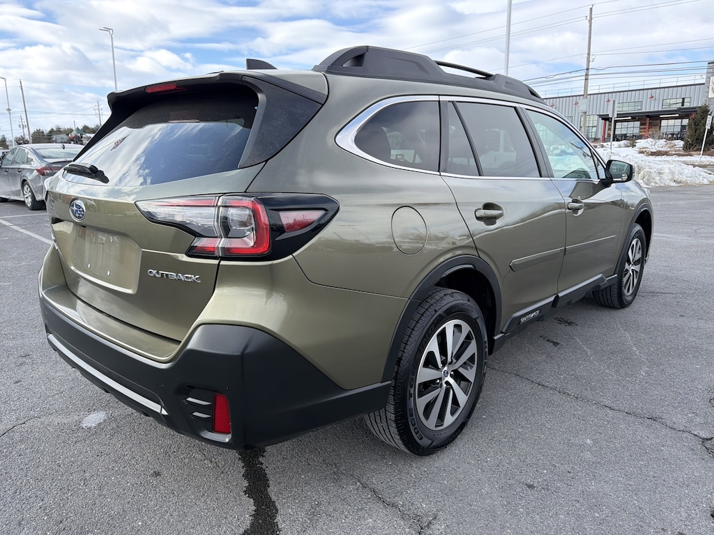 Used 2022 Subaru Outback Premium SUV