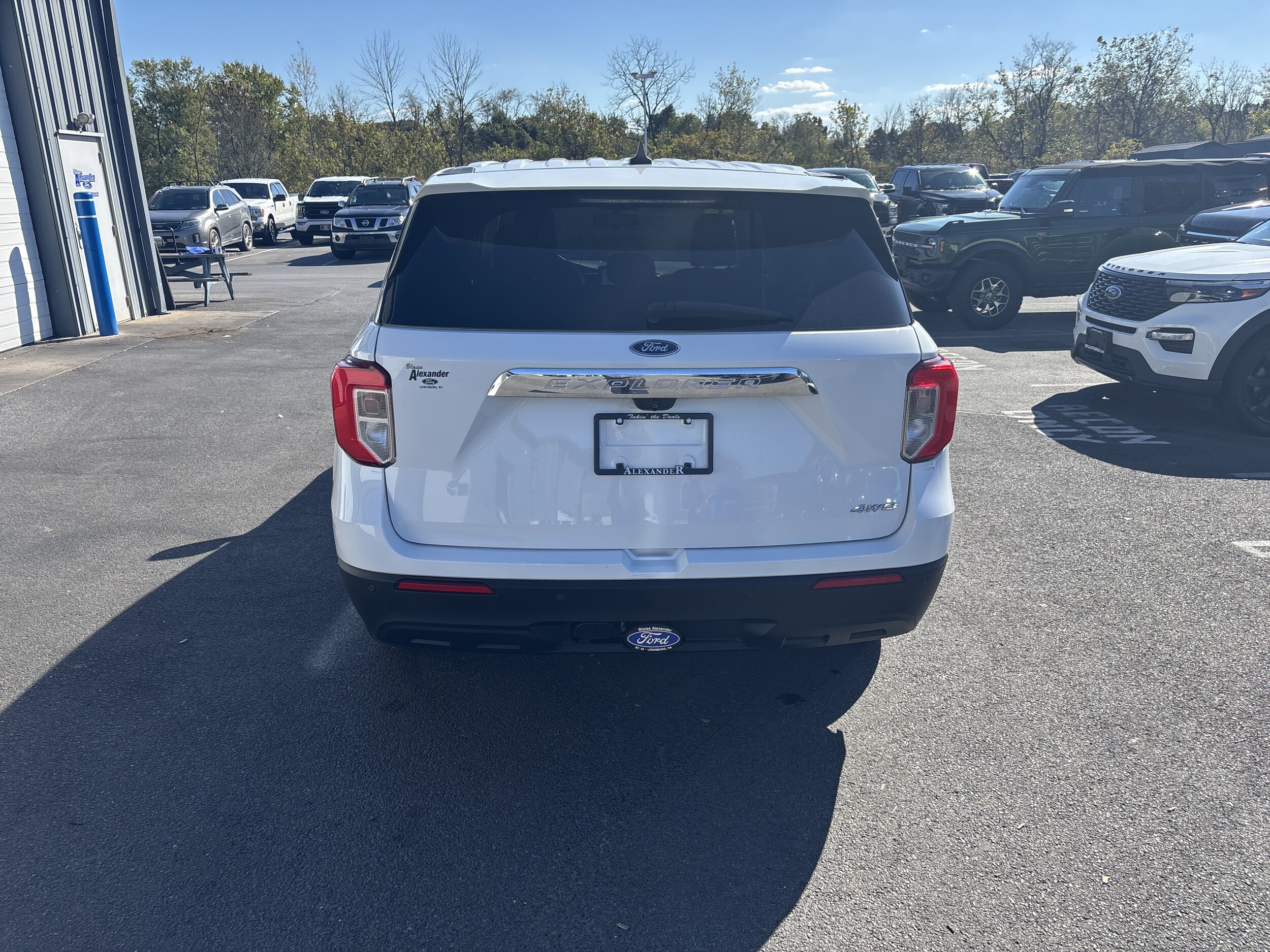 2022 Ford Explorer Base photo 2