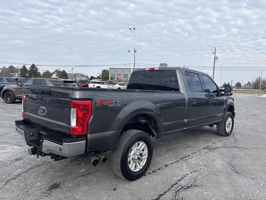 Used 2017 Ford Super Duty F-350 SRW XLT Truck Crew Cab