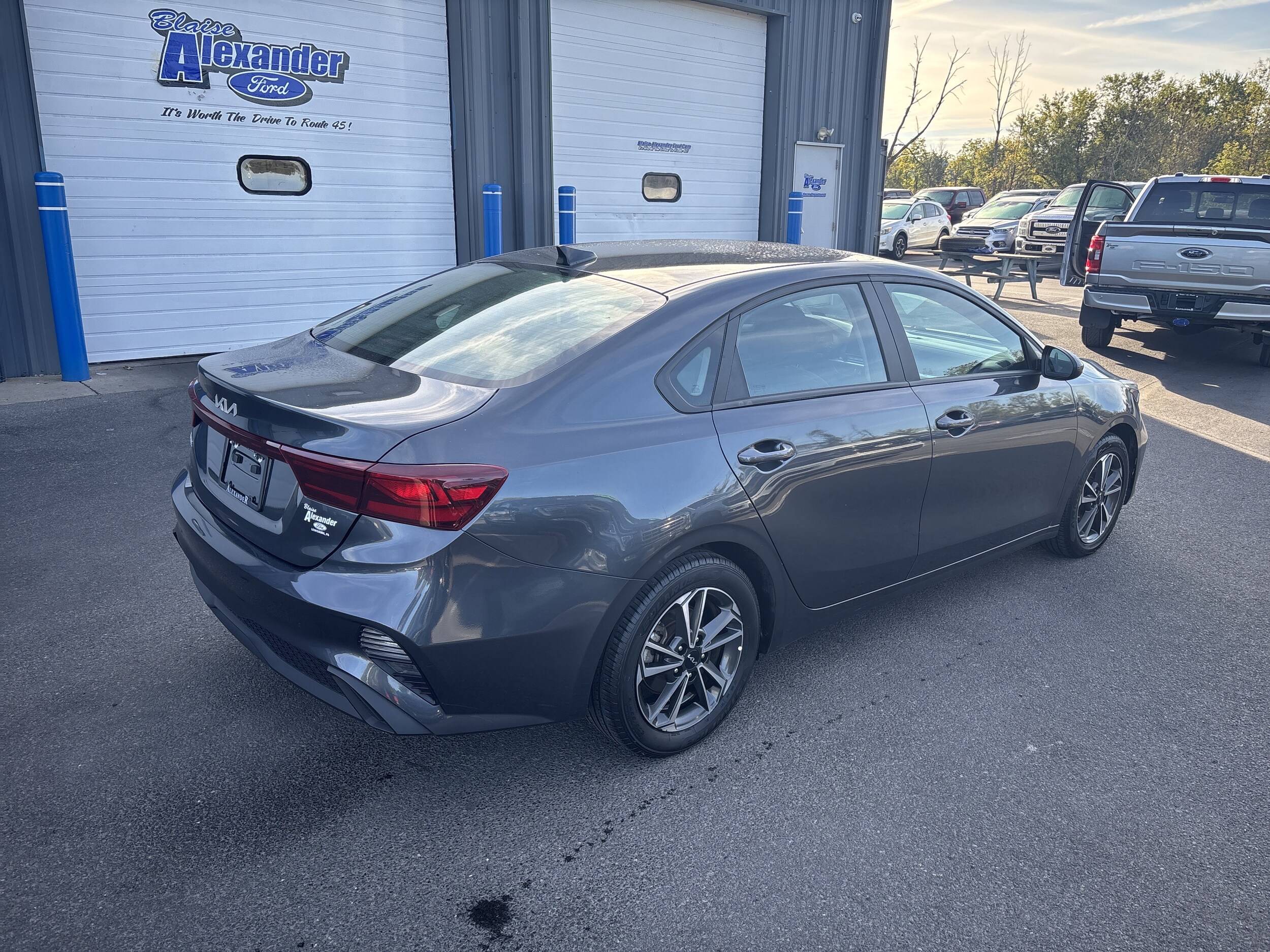 2024 Kia Forte LXS photo 2
