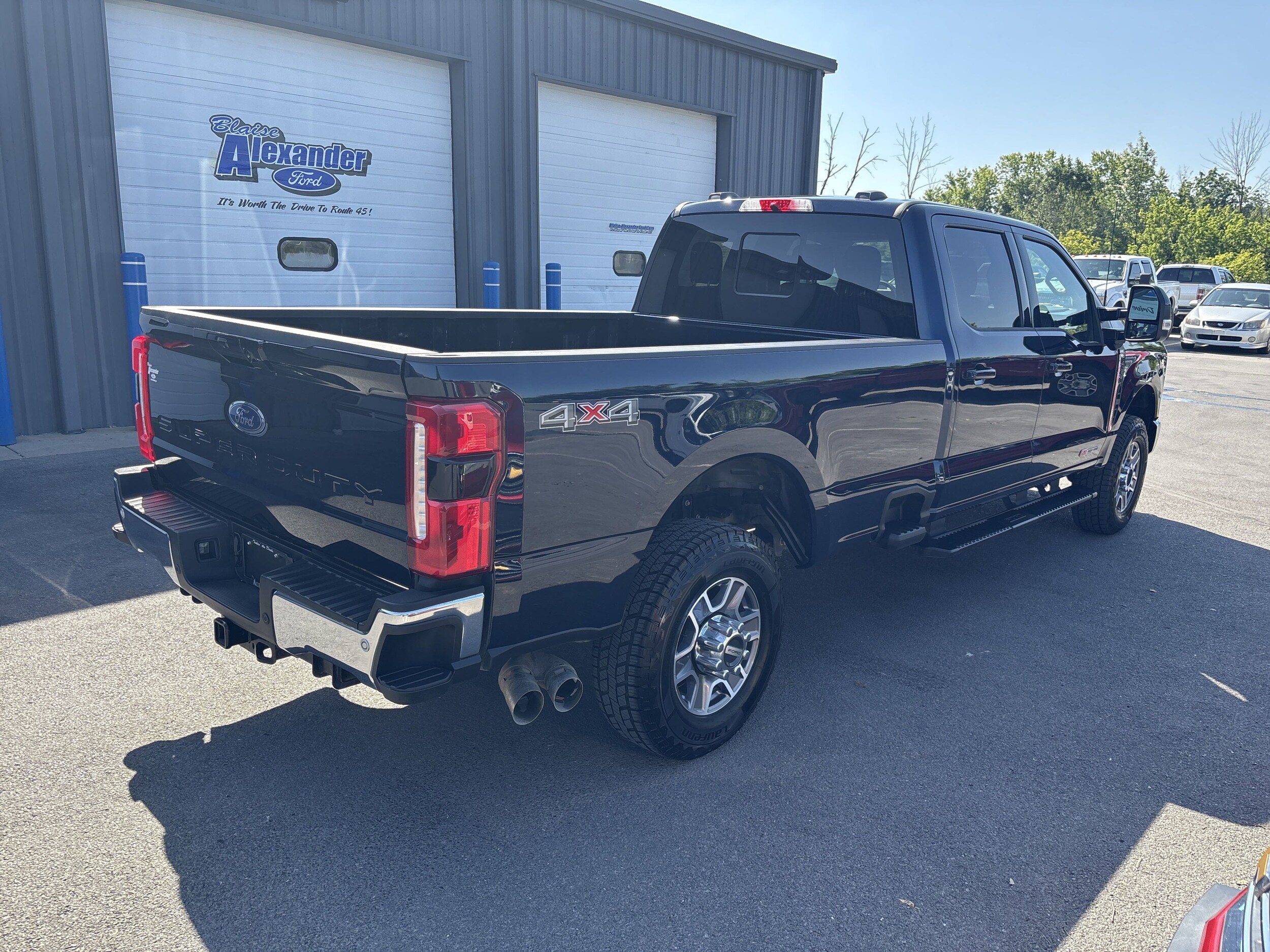 2024 Ford F-350 Lariat photo 3