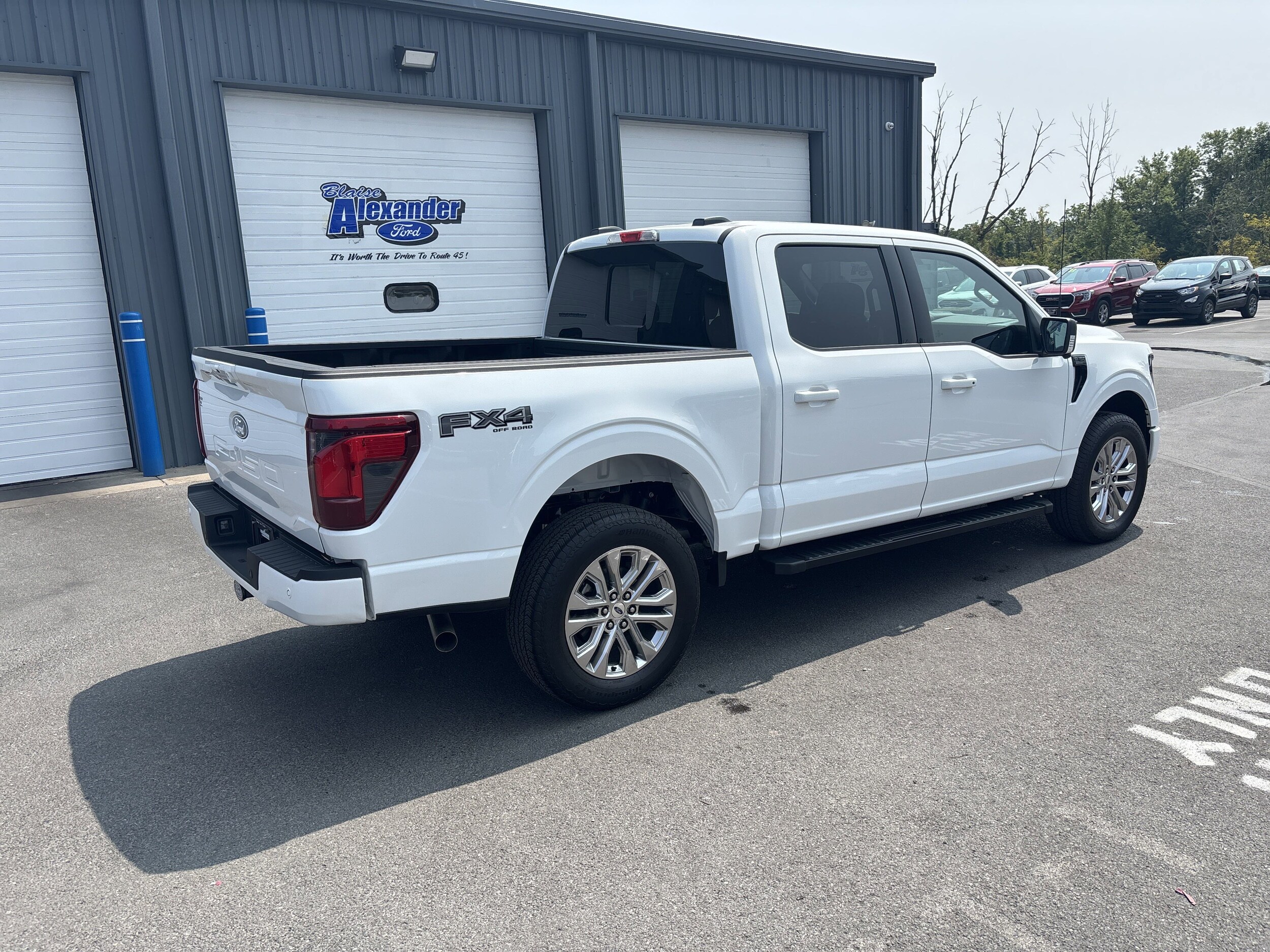 2025 Ford F-150 XLT photo 3