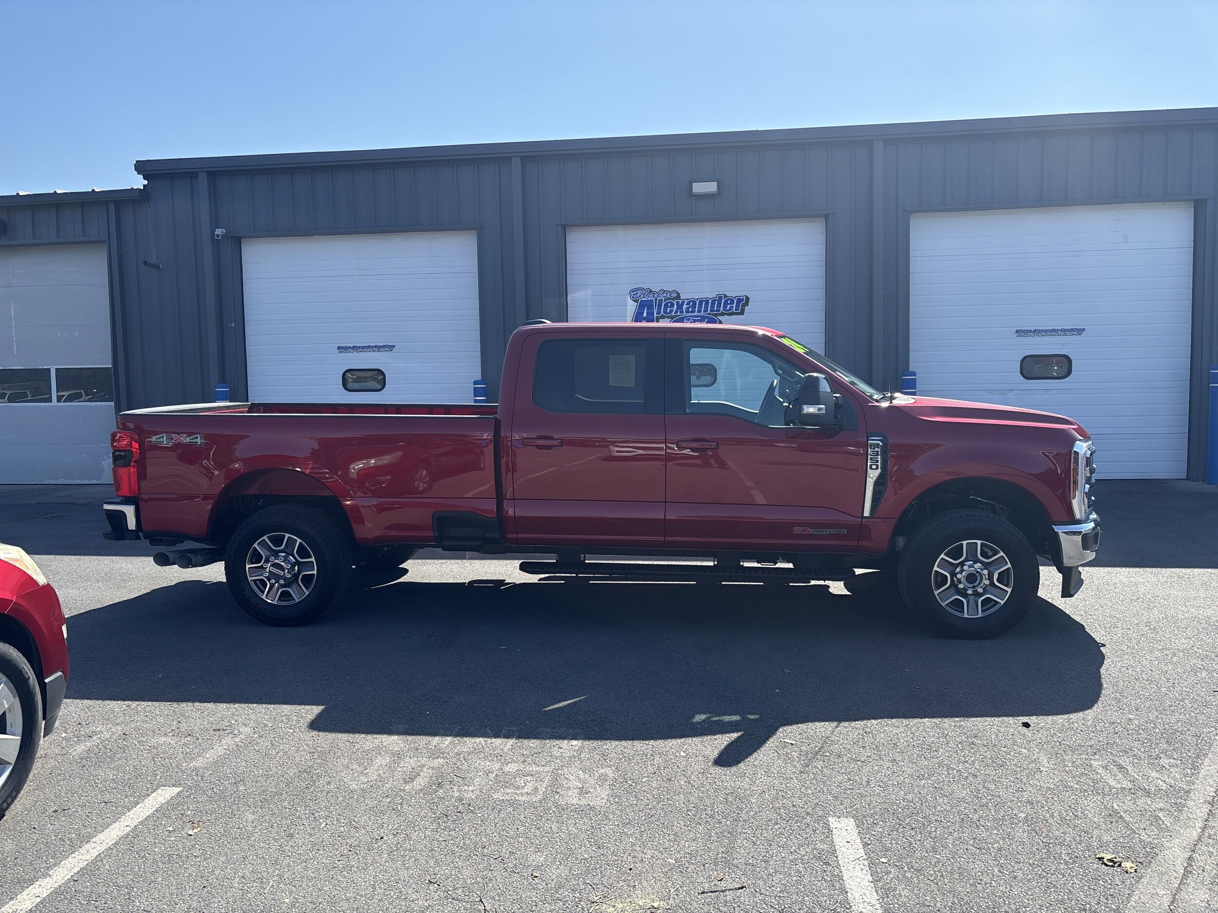 2024 Ford F-350 Lariat photo 2