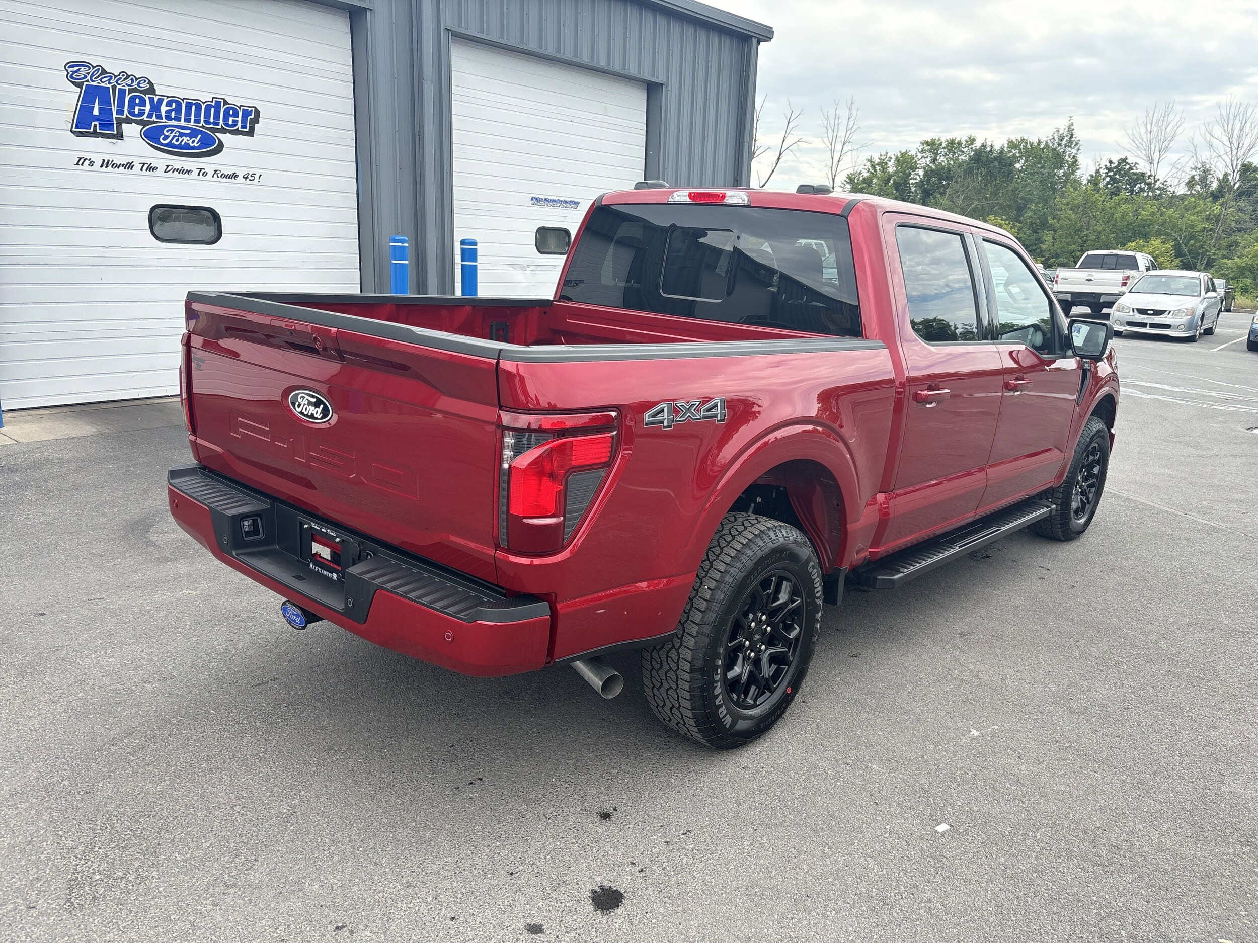 2025 Ford F-150 XLT photo 3