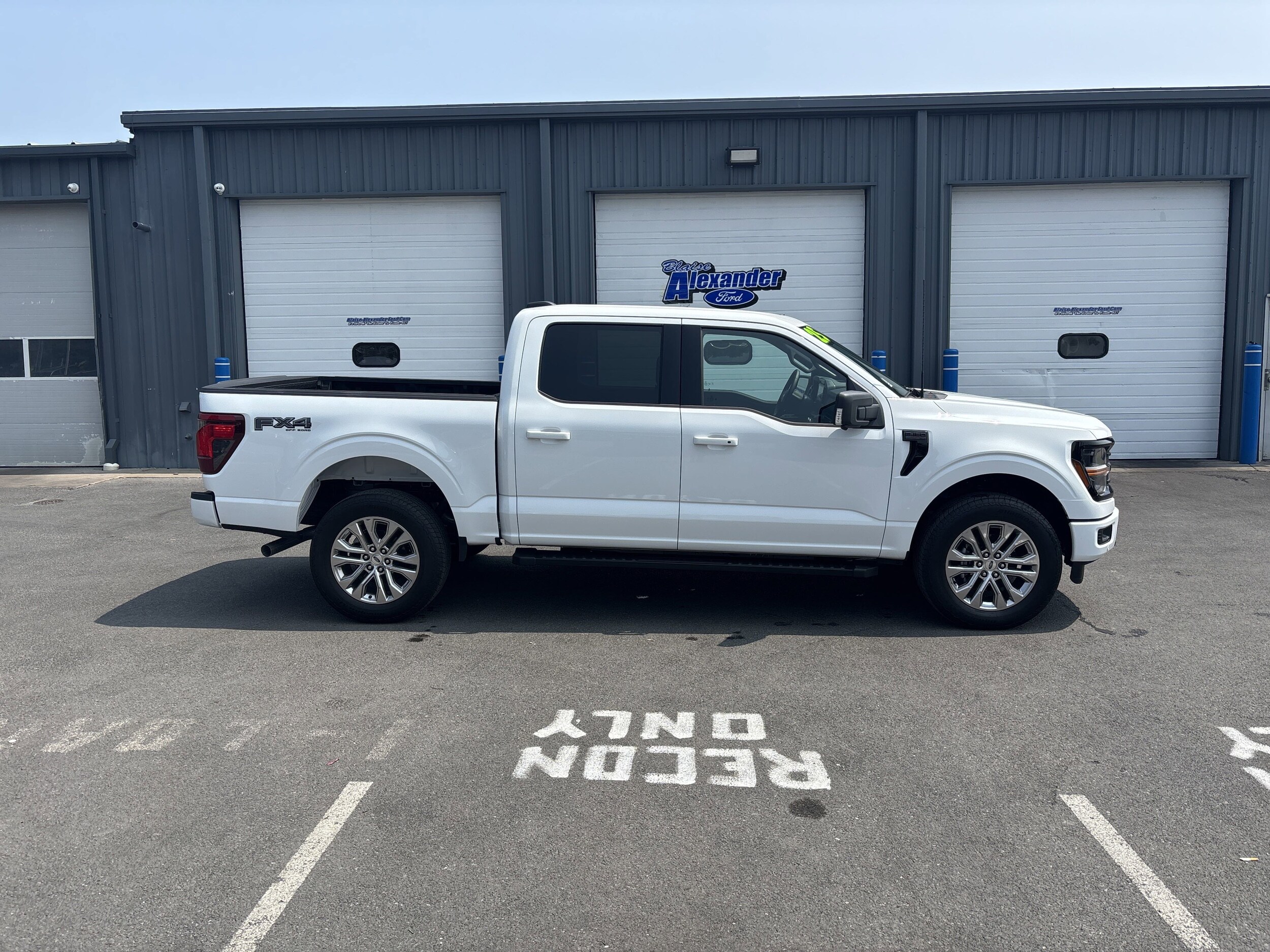 2025 Ford F-150 XLT photo 2