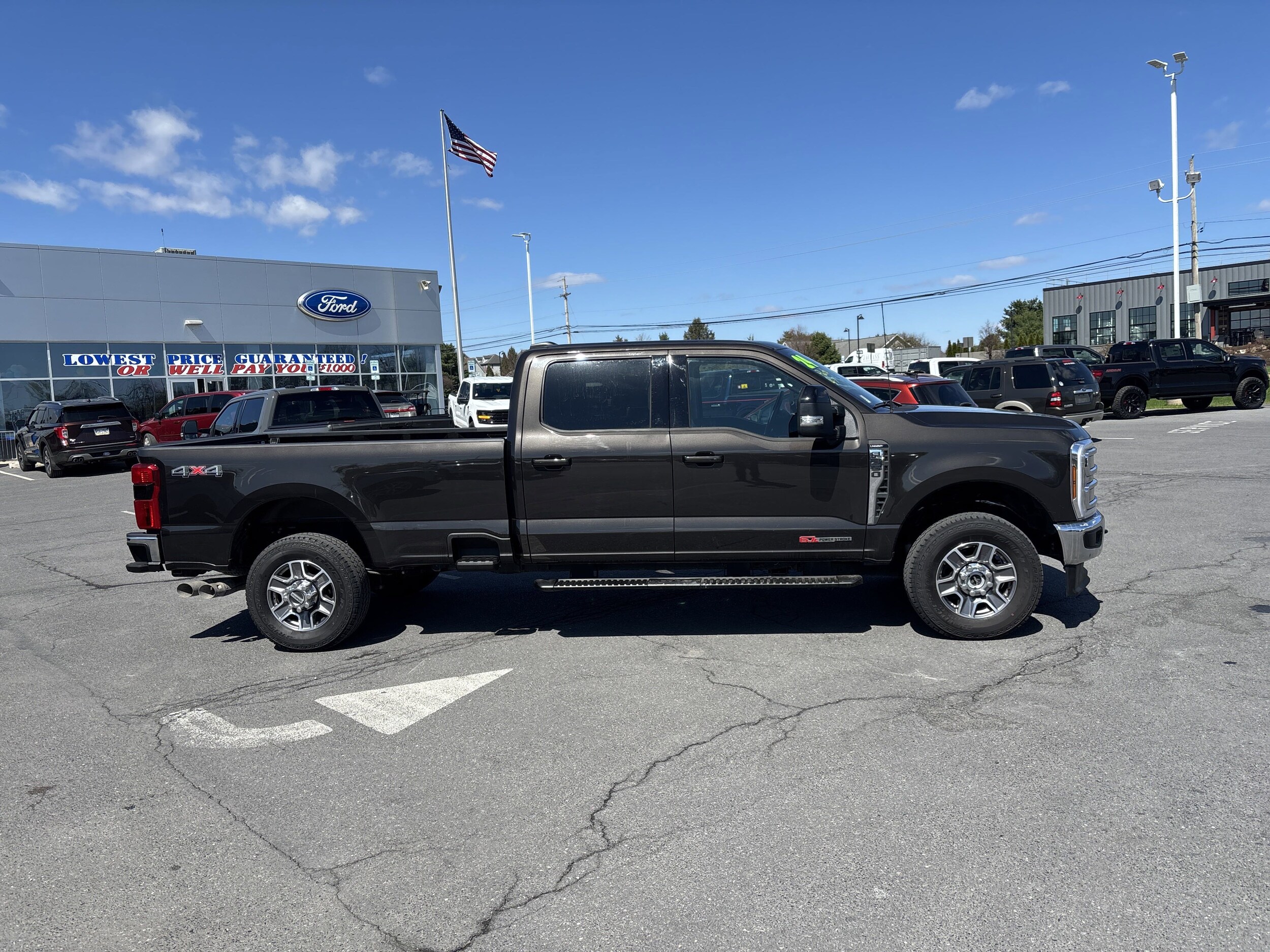 2024 Ford F-350 Lariat photo 2