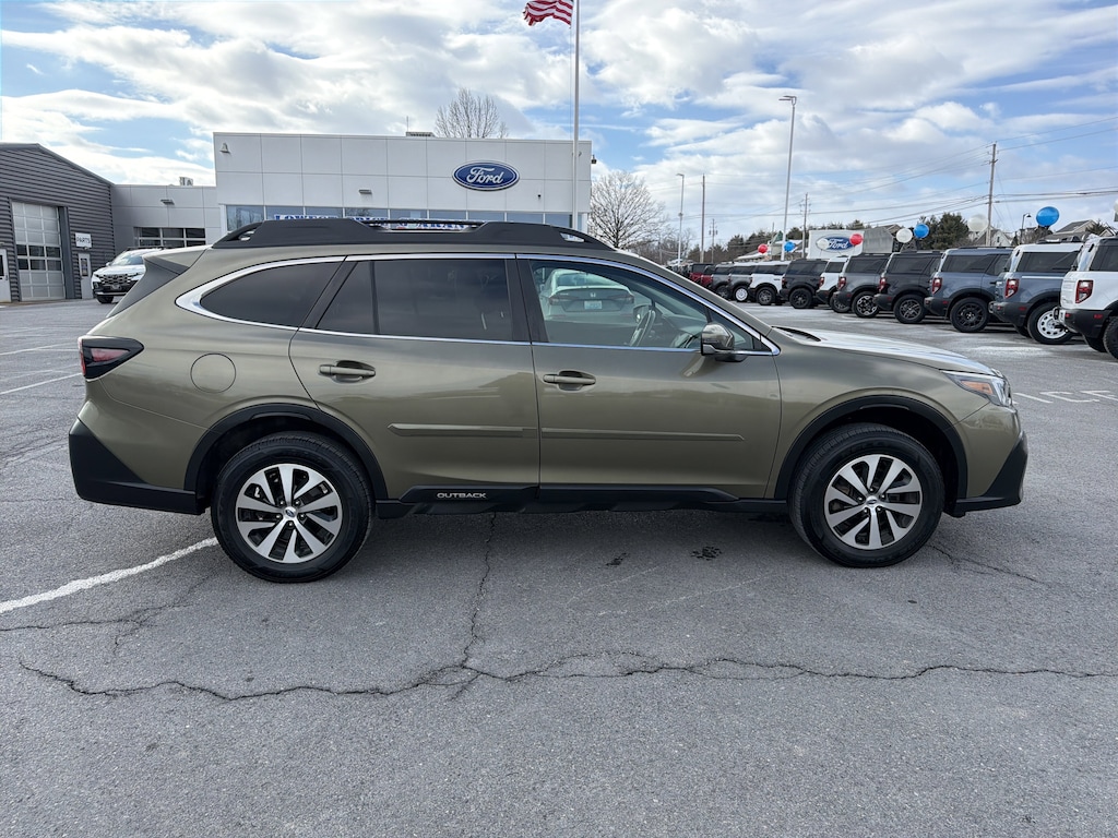 Used 2022 Subaru Outback Premium SUV