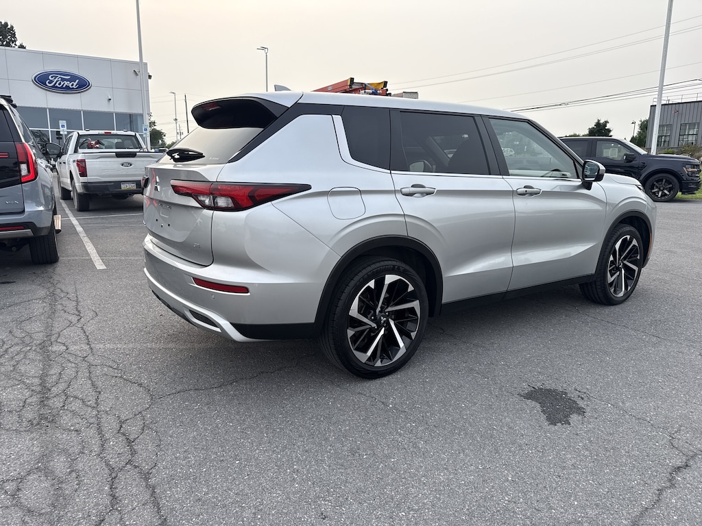 Used 2024 Mitsubishi Outlander SE SUV