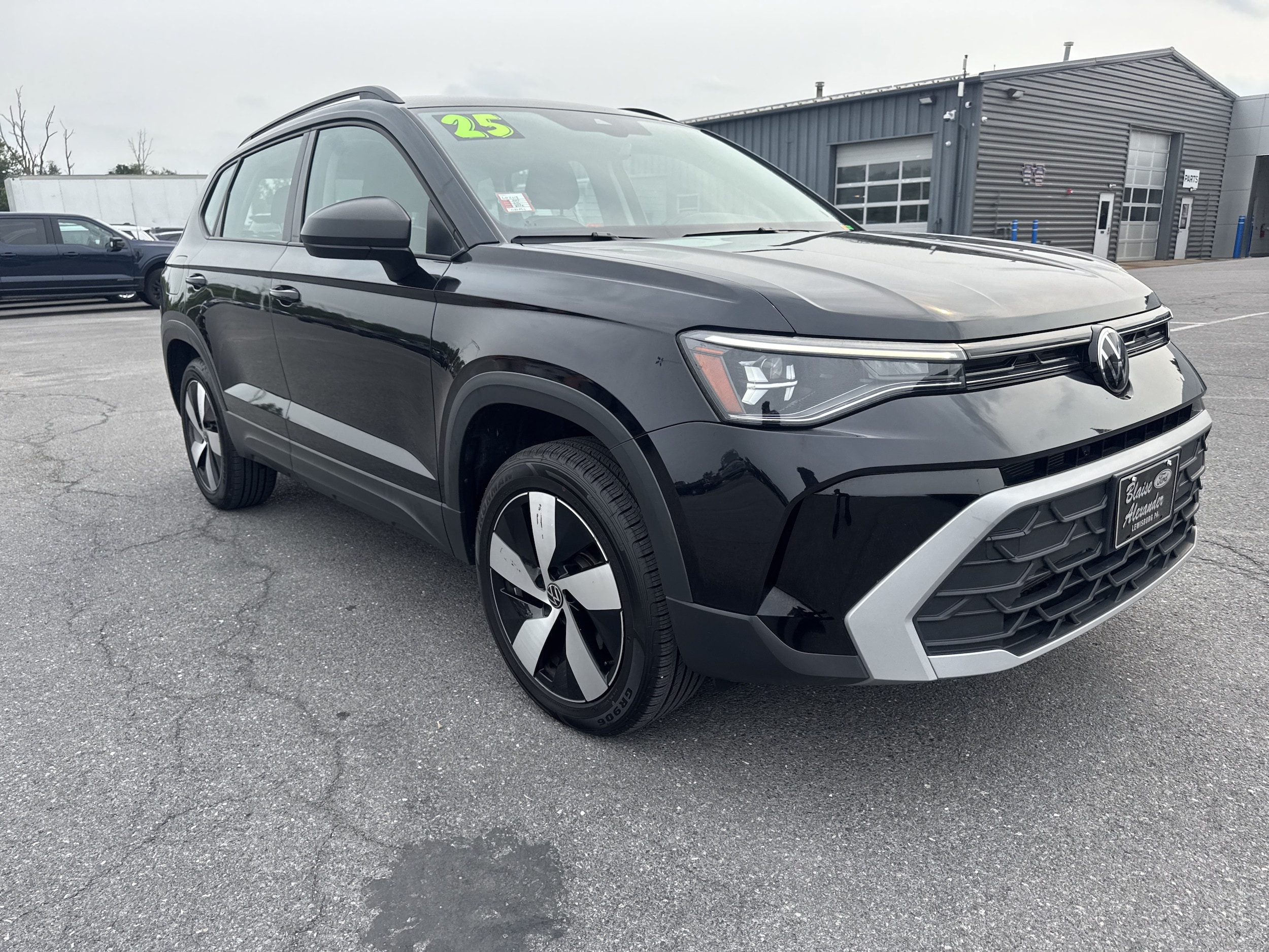 2025 Volkswagen Taos