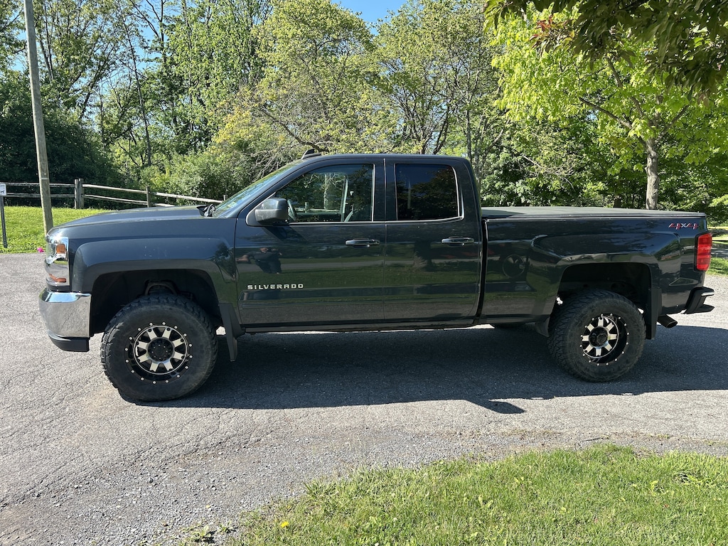 Used 2018 Chevrolet Silverado 1500 LT 4WD Double Cab 143.5 LT w/1LT