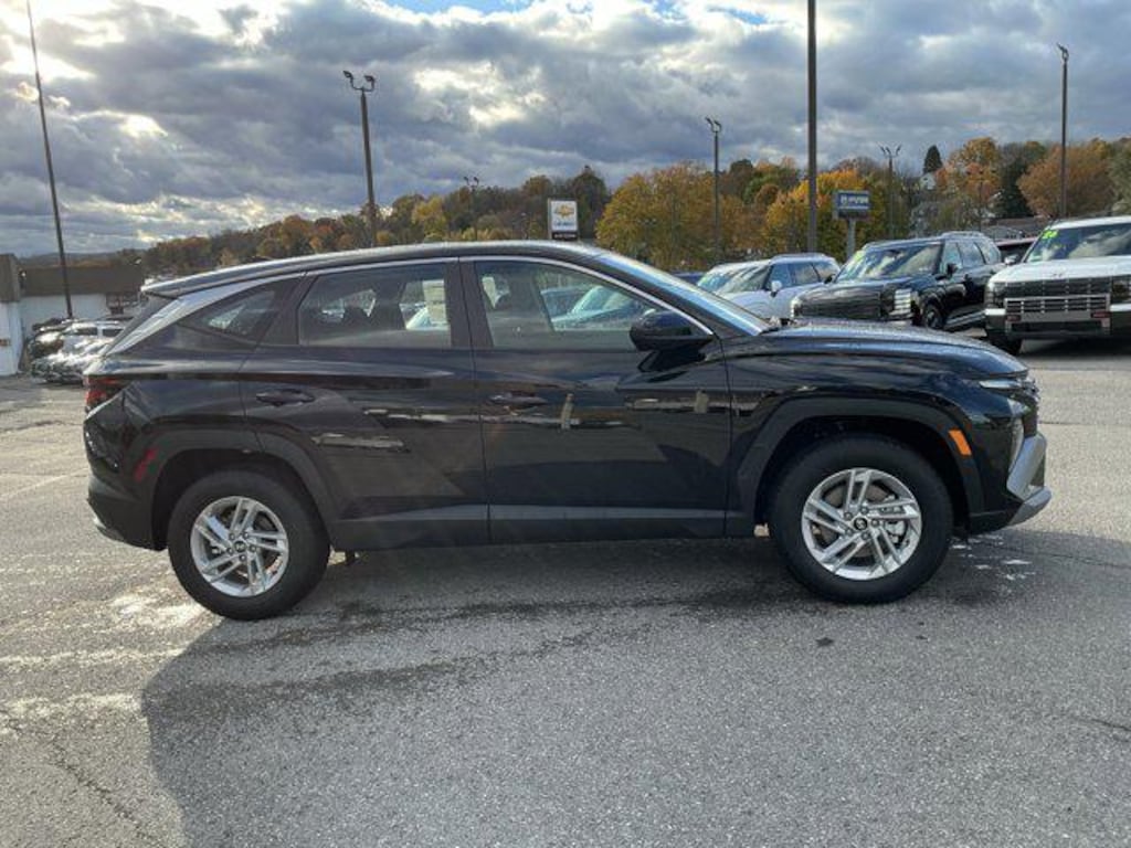New 2026 Hyundai Tucson SE AWD SUV