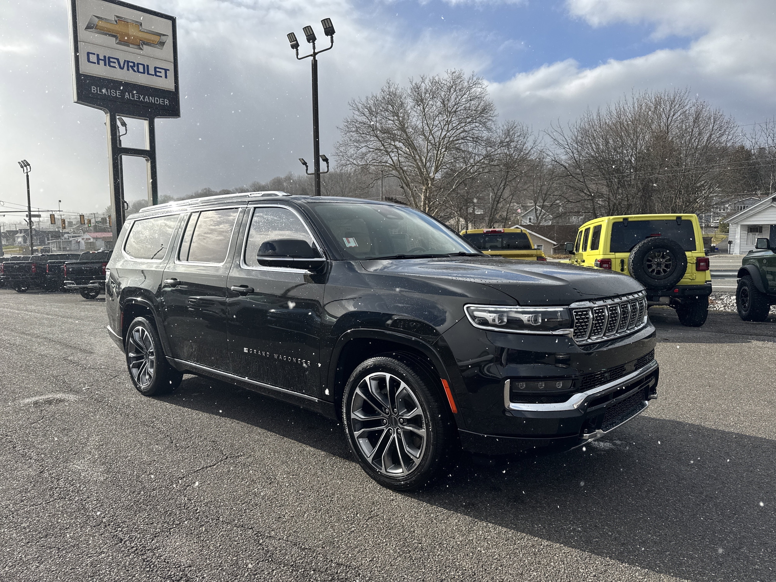 2023 Jeep Grand Wagoneer L Series III's photo