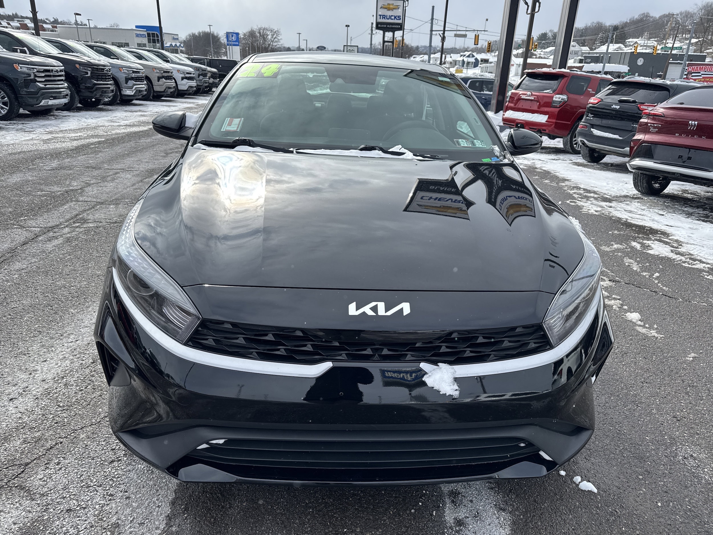 Used 2024 Kia Forte LXS with VIN 3KPF24AD2RE739646 for sale in Altoona, PA