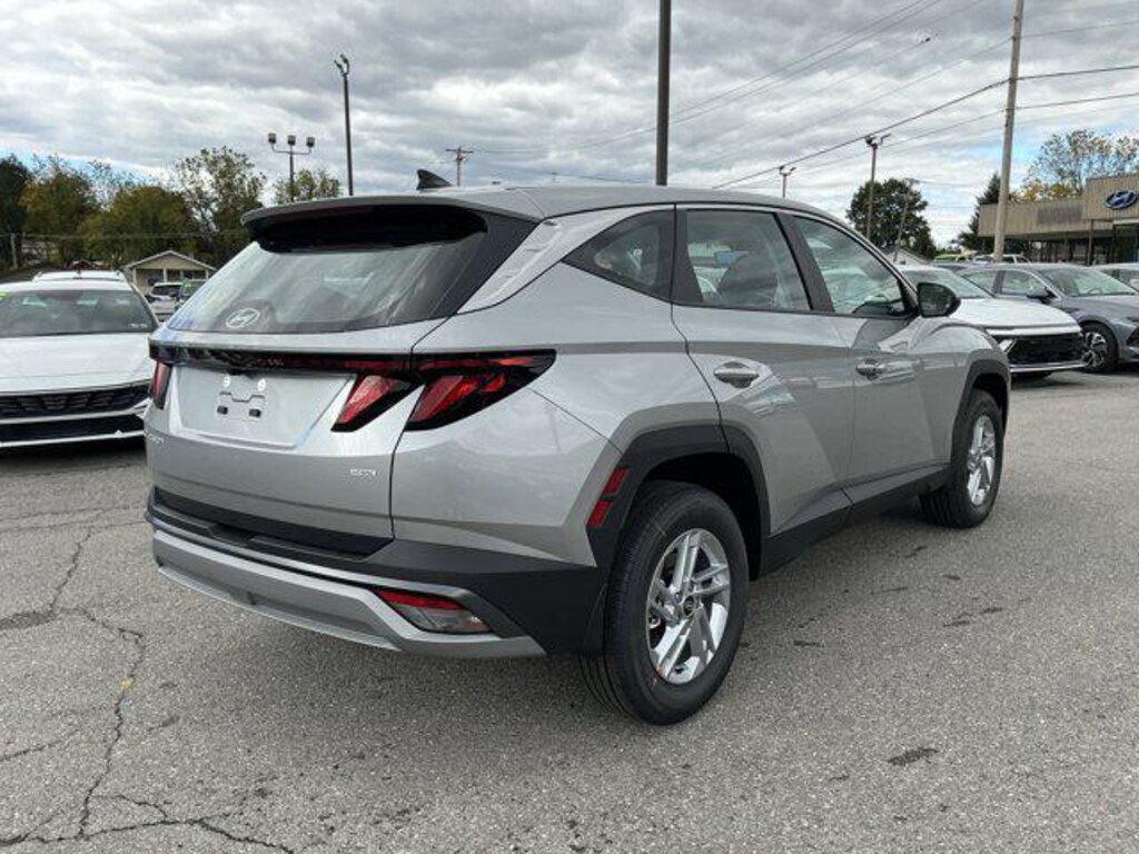 New 2026 Hyundai Tucson SE AWD SUV