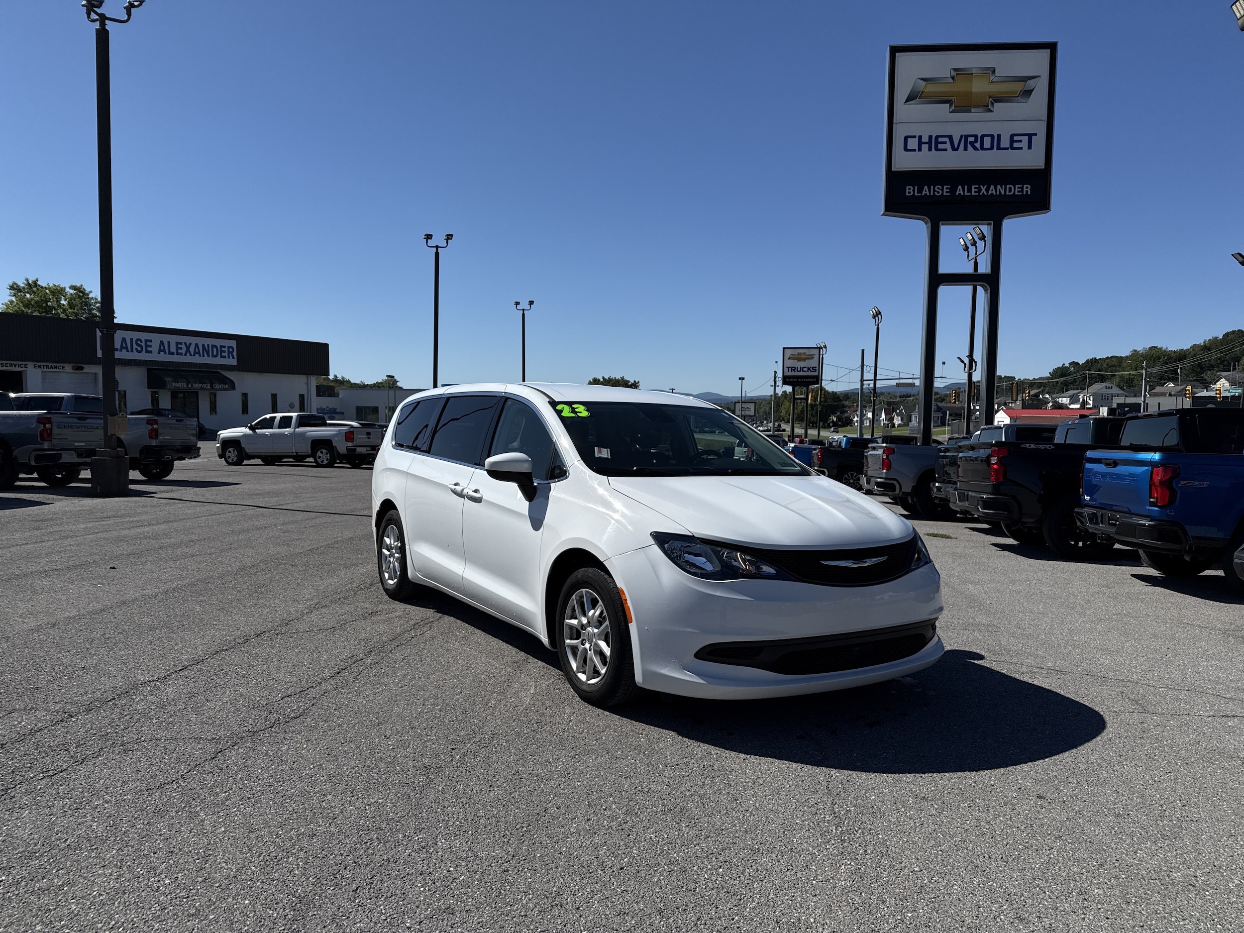 2023 Chrysler Voyager