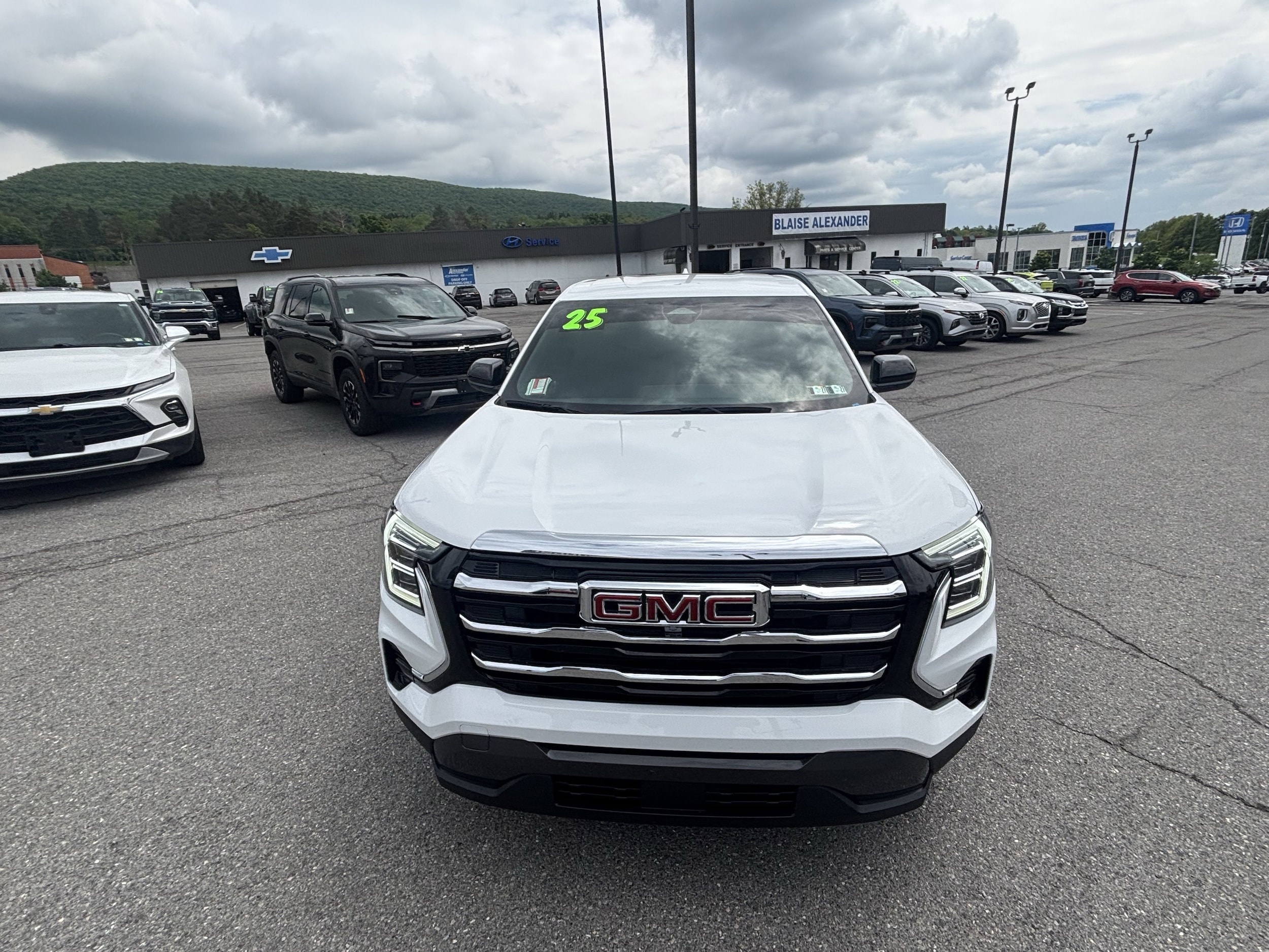 2025 GMC Terrain Elevation AWD's photo