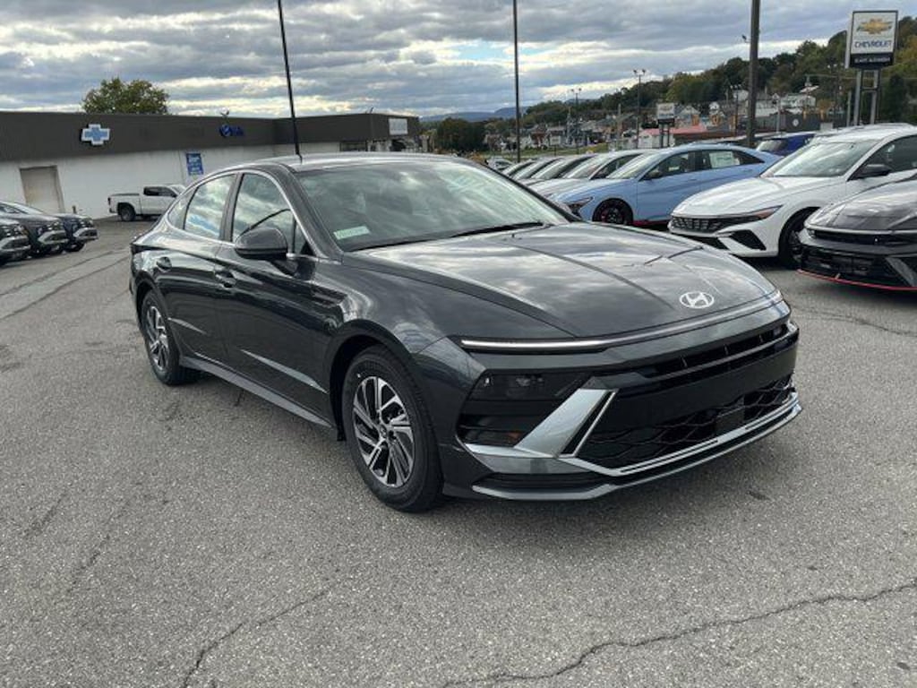 New 2026 Hyundai Sonata Hybrid Blue Sedan