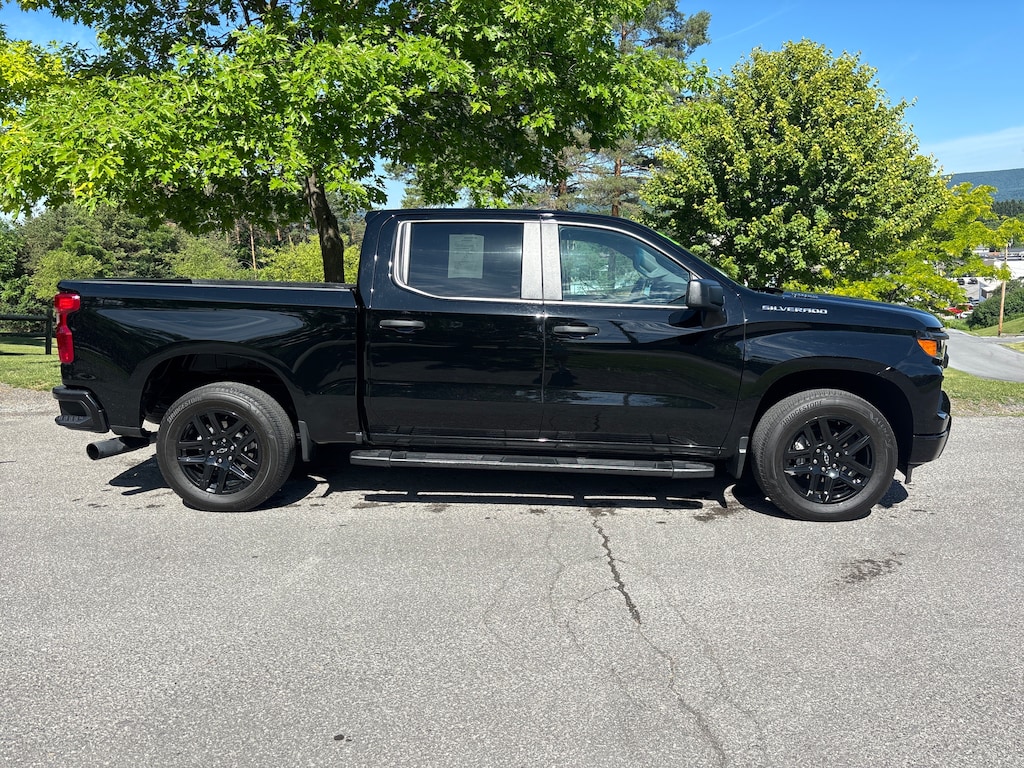 Used 2025 Chevrolet Silverado 1500 Custom 2WD Crew Cab 147 Custom