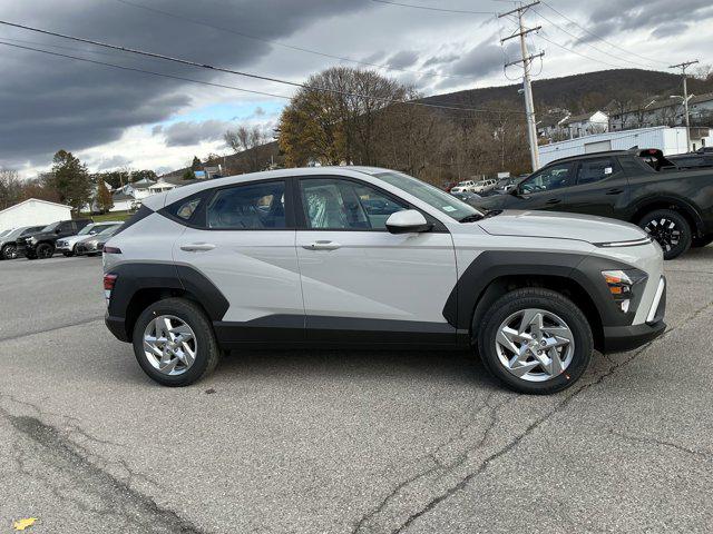 2026 Hyundai Kona SE photo 2