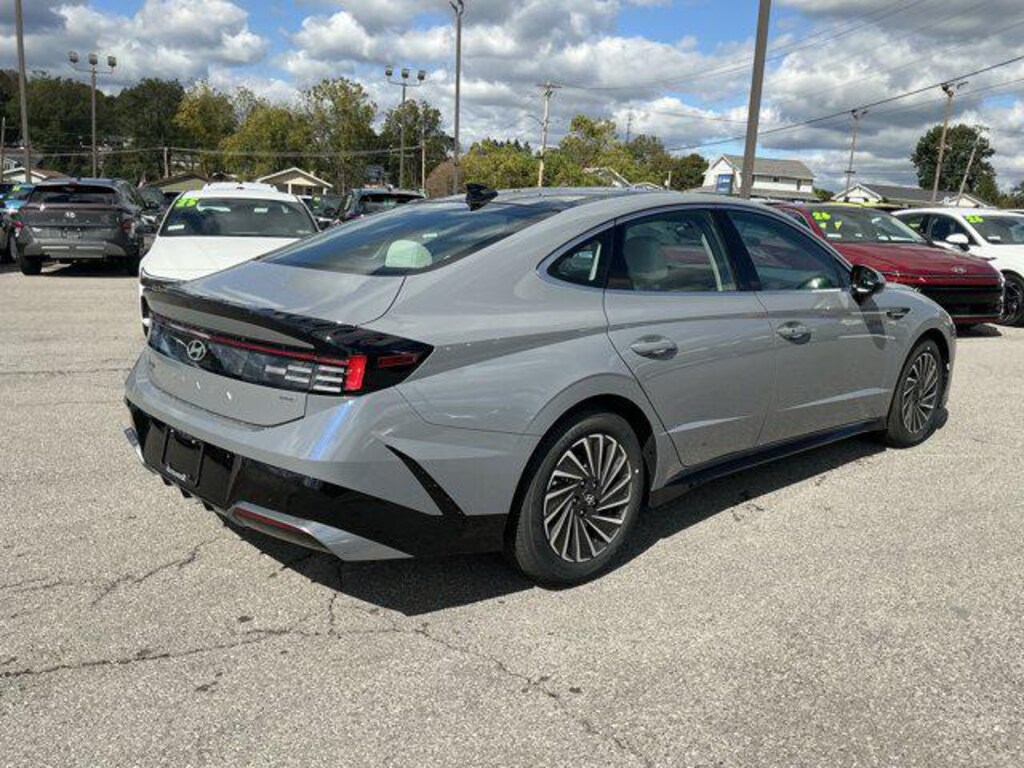 New 2026 Hyundai Sonata Hybrid SEL Sedan