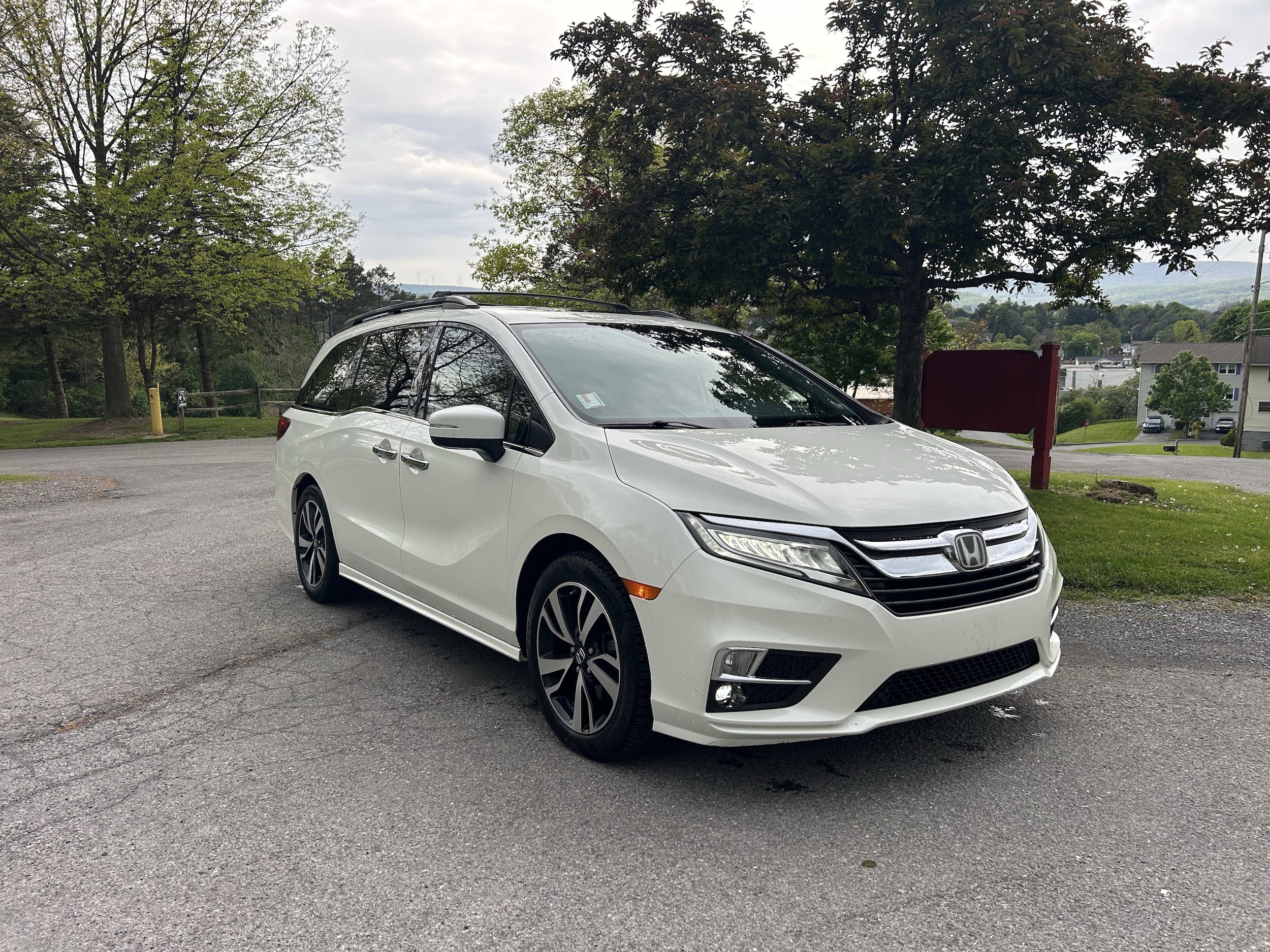 2019 Honda Odyssey Elite's photo