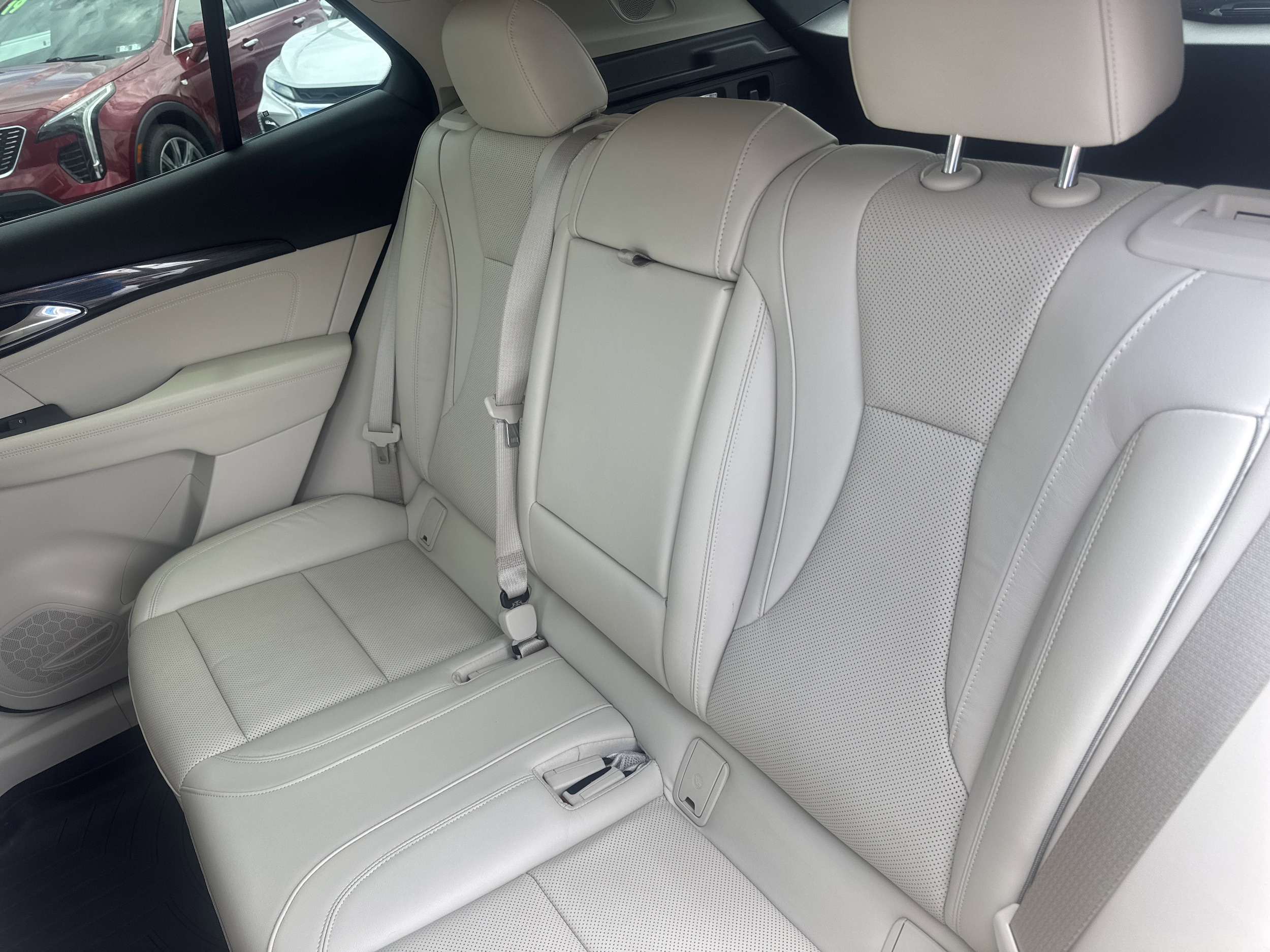2021 Buick Envision Essence AWD's photo