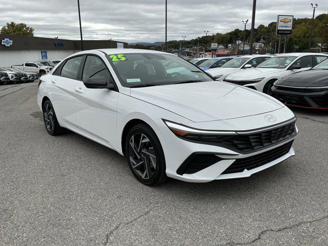 2025 Hyundai Elantra Blue's photo