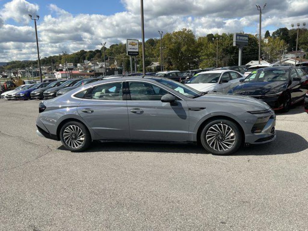 New 2026 Hyundai Sonata Hybrid SEL Sedan