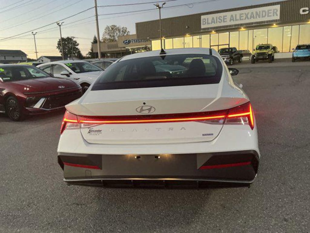 New 2025 Hyundai Elantra Hybrid Blue Sedan
