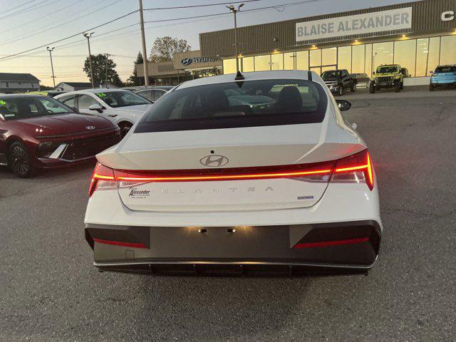 2025 Hyundai Elantra Hybrid Blue photo 3