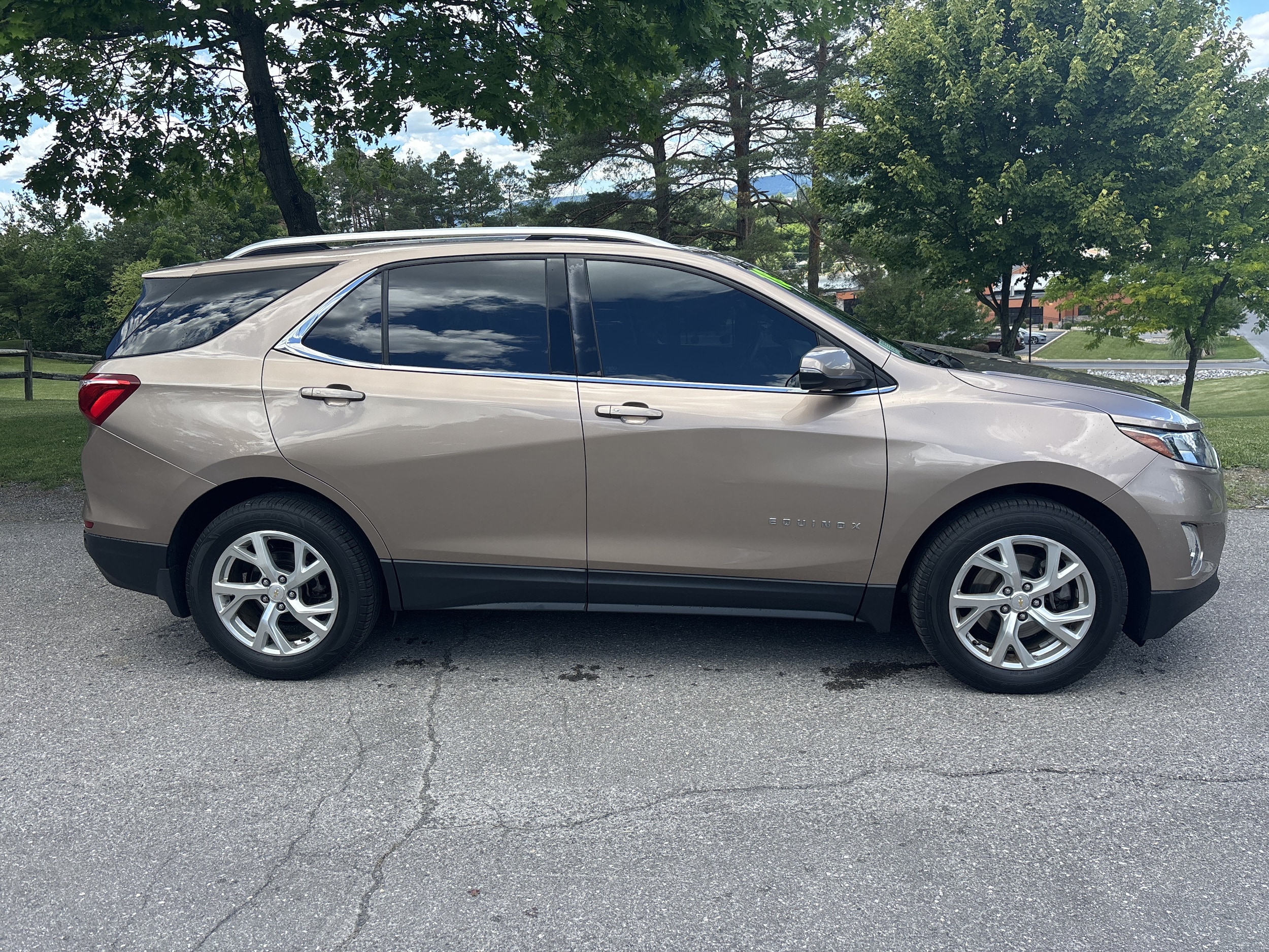 Used 2018 Chevrolet Equinox LT with VIN 2GNAXTEX8J6161400 for sale in Altoona, PA
