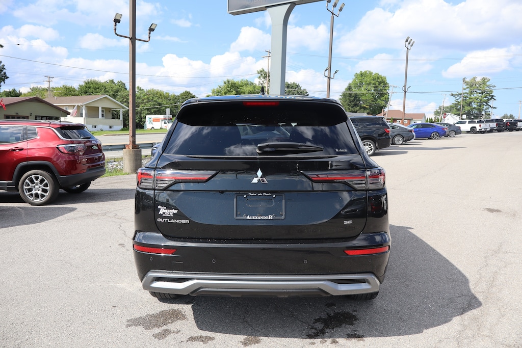 Used 2025 Mitsubishi Outlander SE SE S-AWC