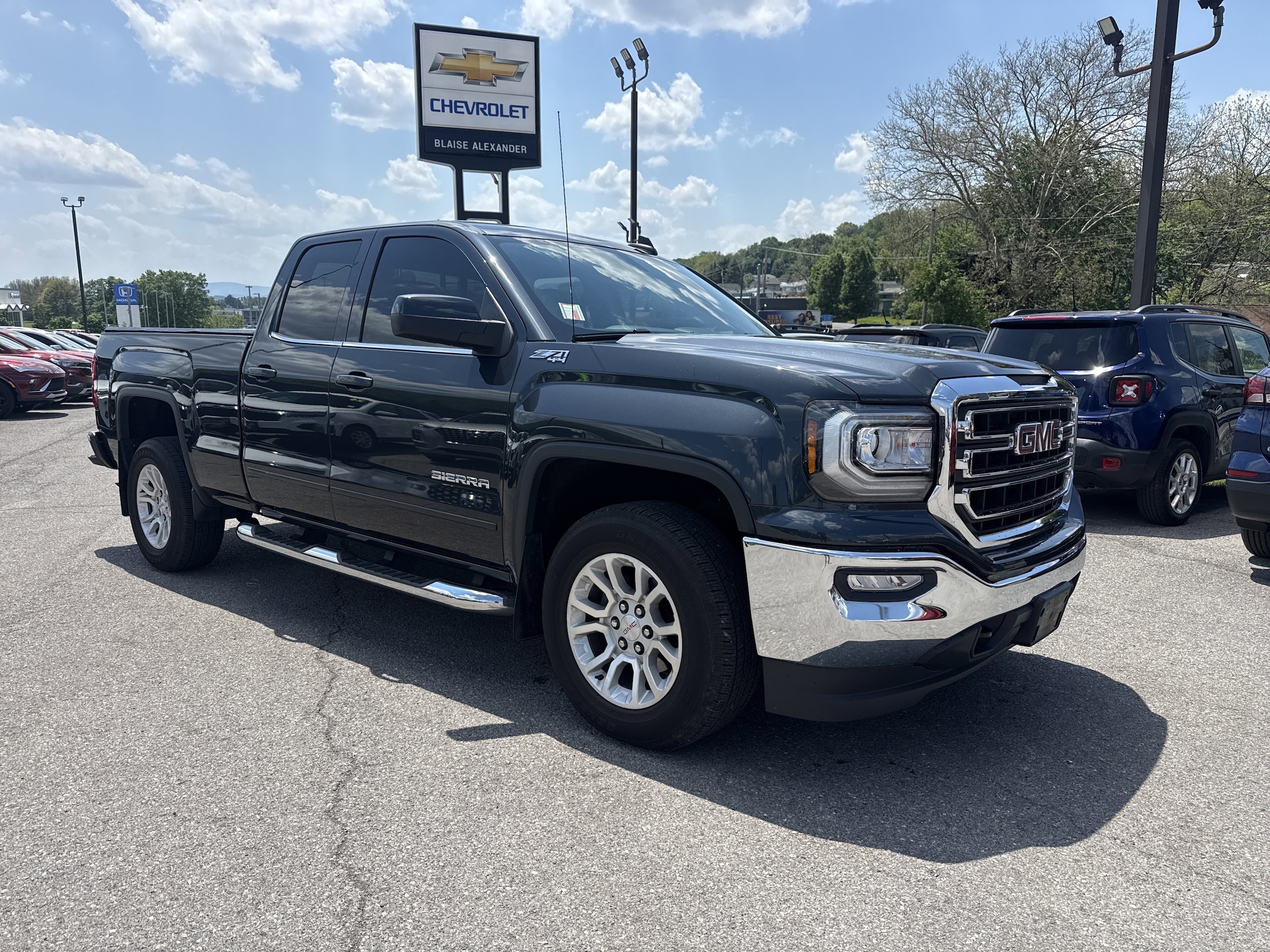 2018 GMC Sierra 4WD Double Cab Standard Box SLE's photo
