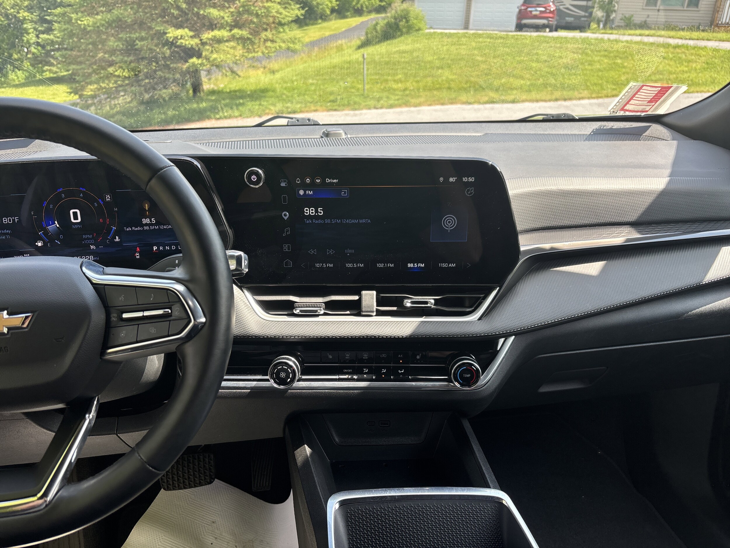 2025 Chevrolet Equinox LT - Photo 13