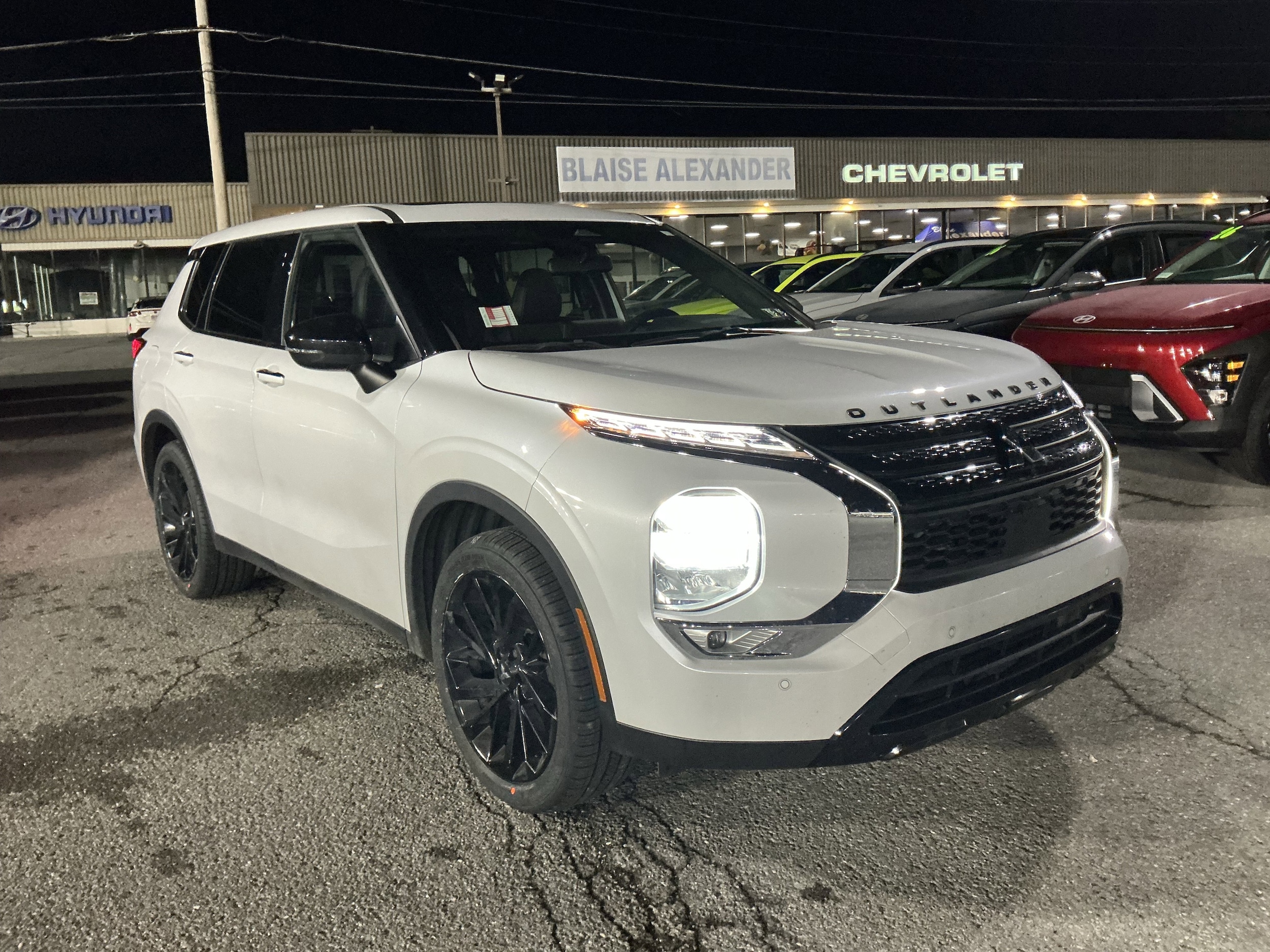 2022 Mitsubishi Outlander Black Edition