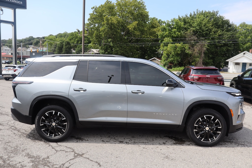 Used 2025 Chevrolet Traverse AWD LT AWD LT w/2LT
