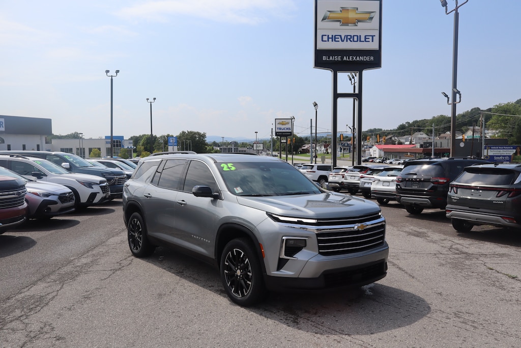 Used 2025 Chevrolet Traverse AWD LT AWD LT w/2LT