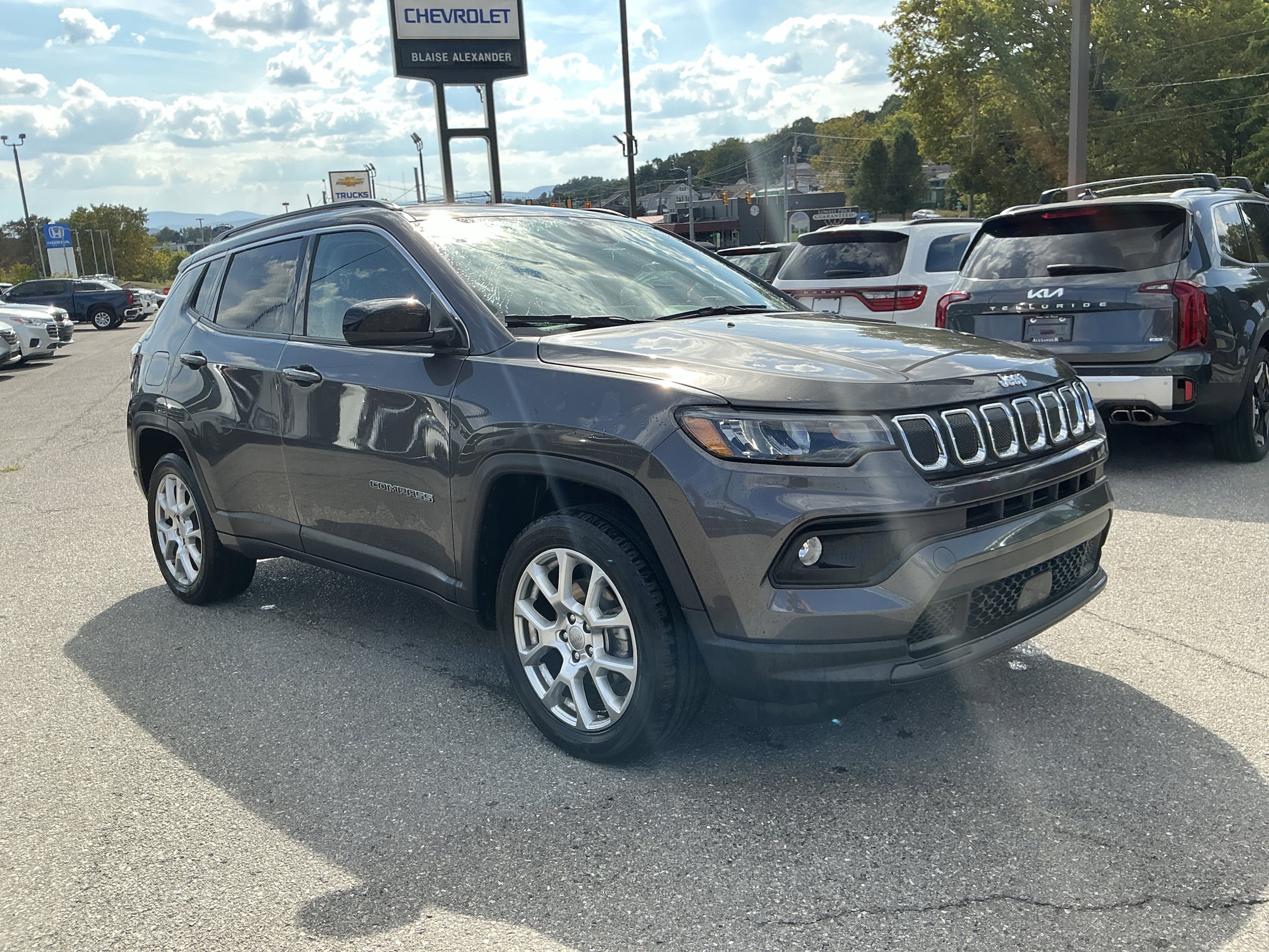 2022 Jeep Compass Latitude Lux
