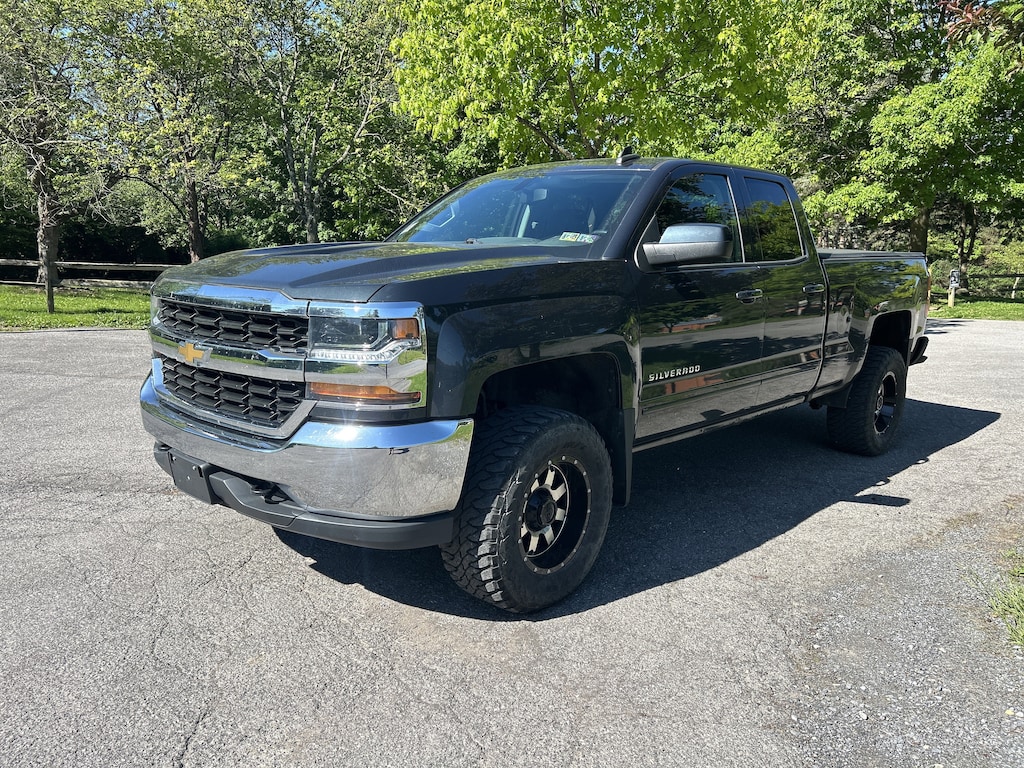Used 2018 Chevrolet Silverado 1500 LT 4WD Double Cab 143.5 LT w/1LT