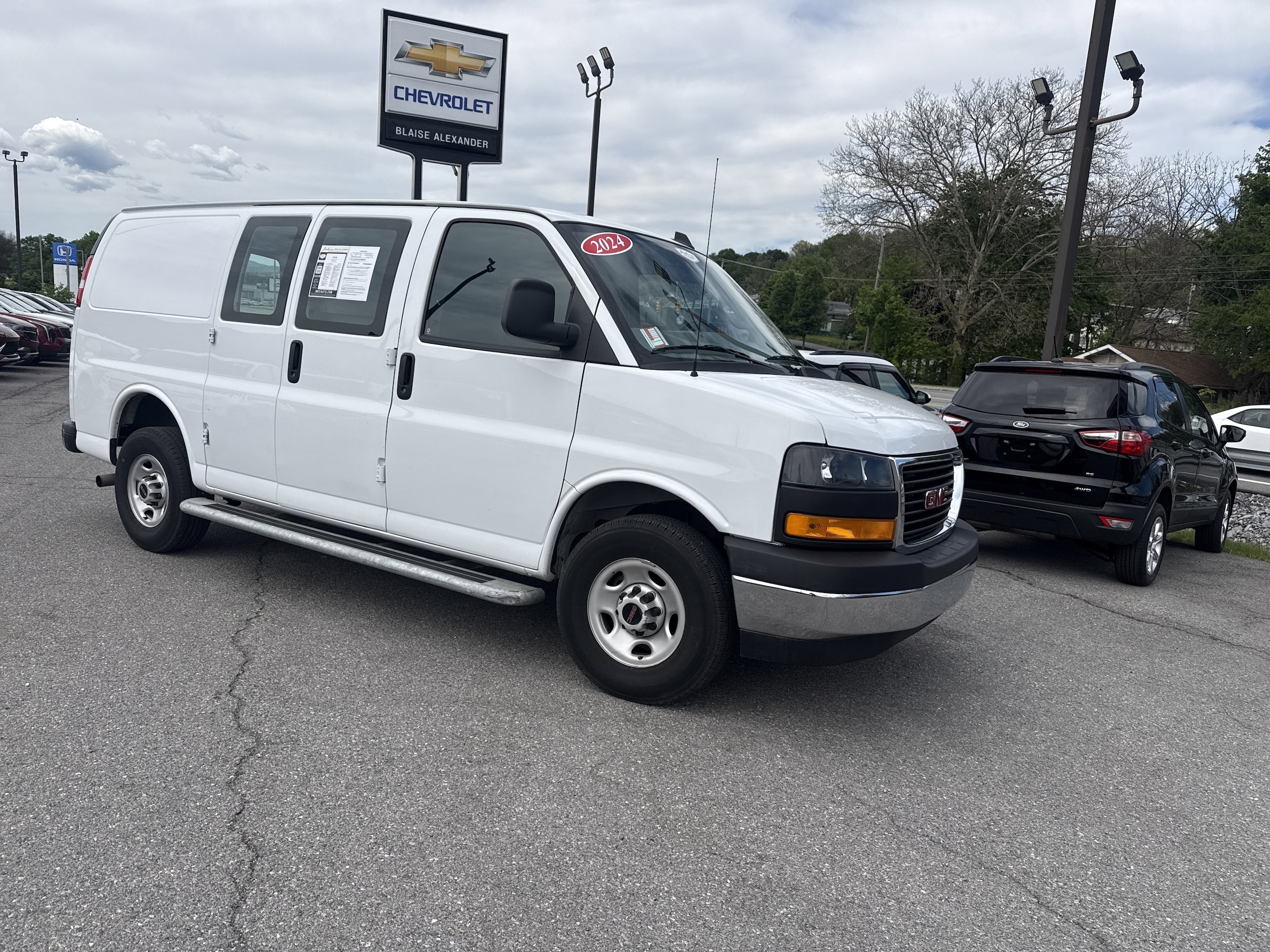 2024 GMC Savana 2500's photo