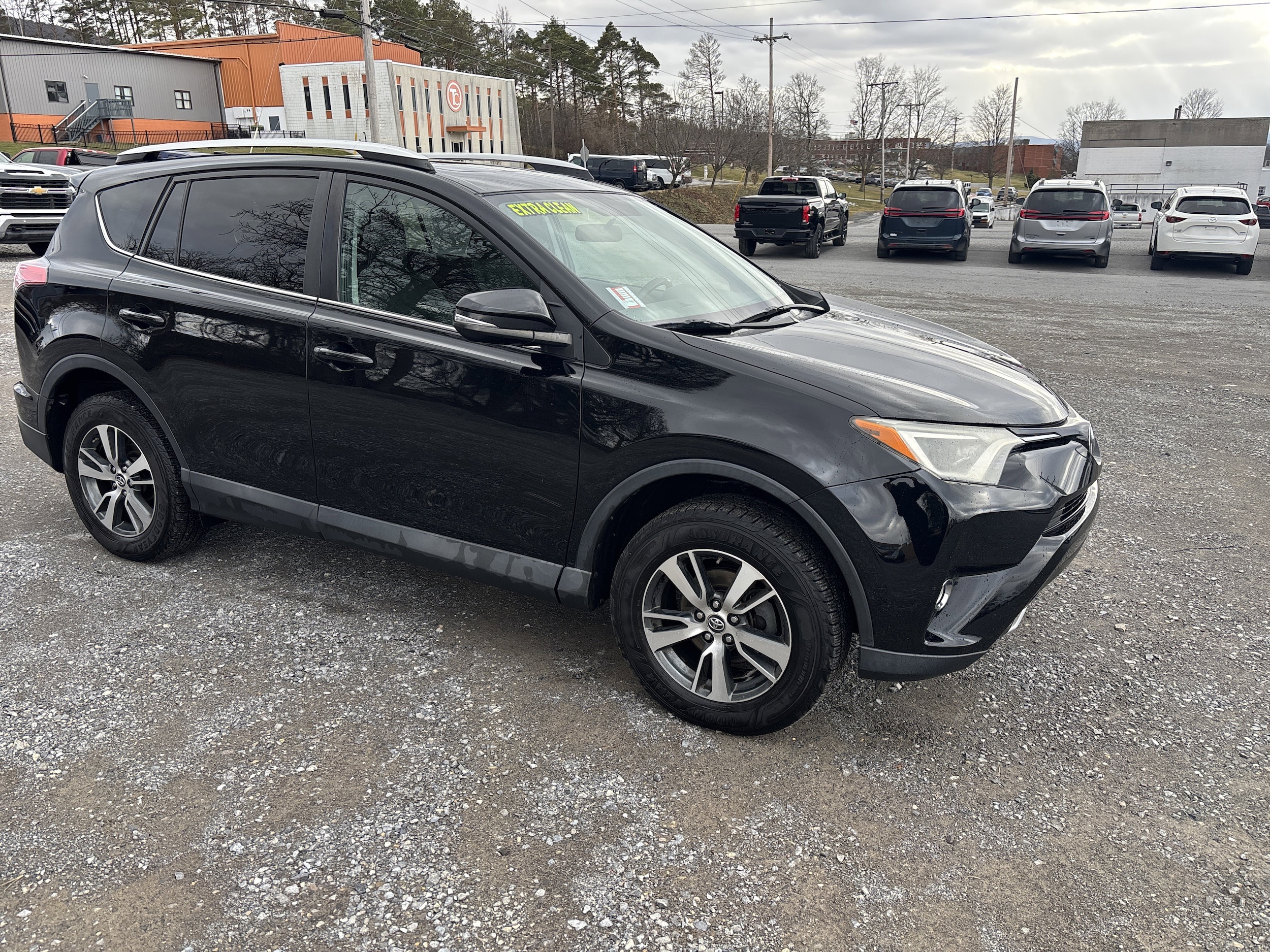 2016 Toyota RAV4 XLE's photo